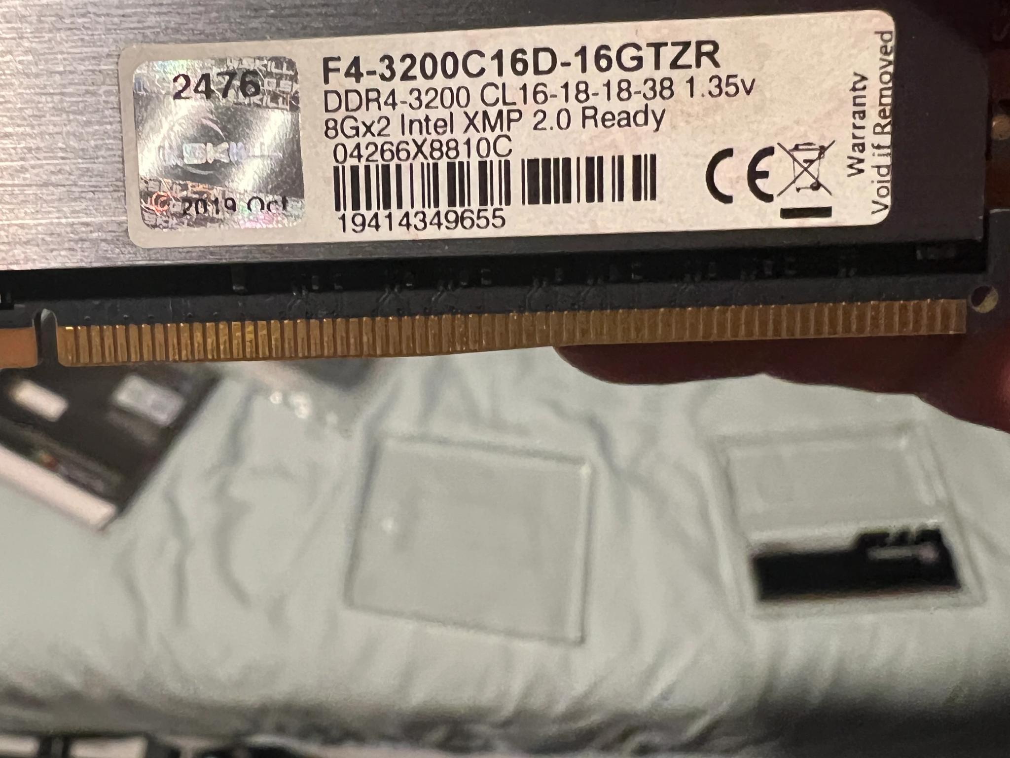 G. SKILL Trident Z 16GB DDR4 3200 MHz F4-3200C16D-16GTZKW Used
