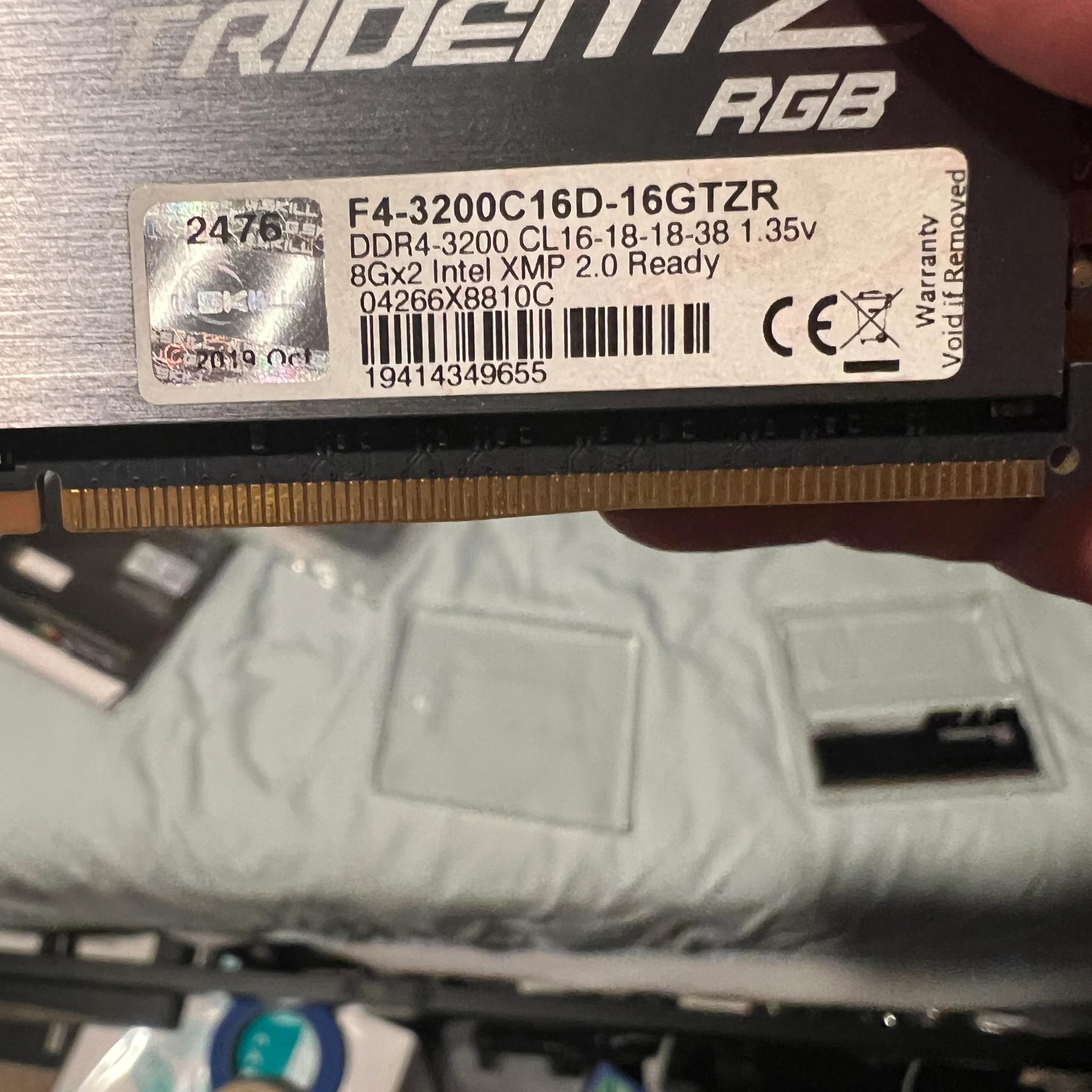 G. SKILL Trident Z 16GB DDR4 3200 MHz F4-3200C16D-16GTZKW Used