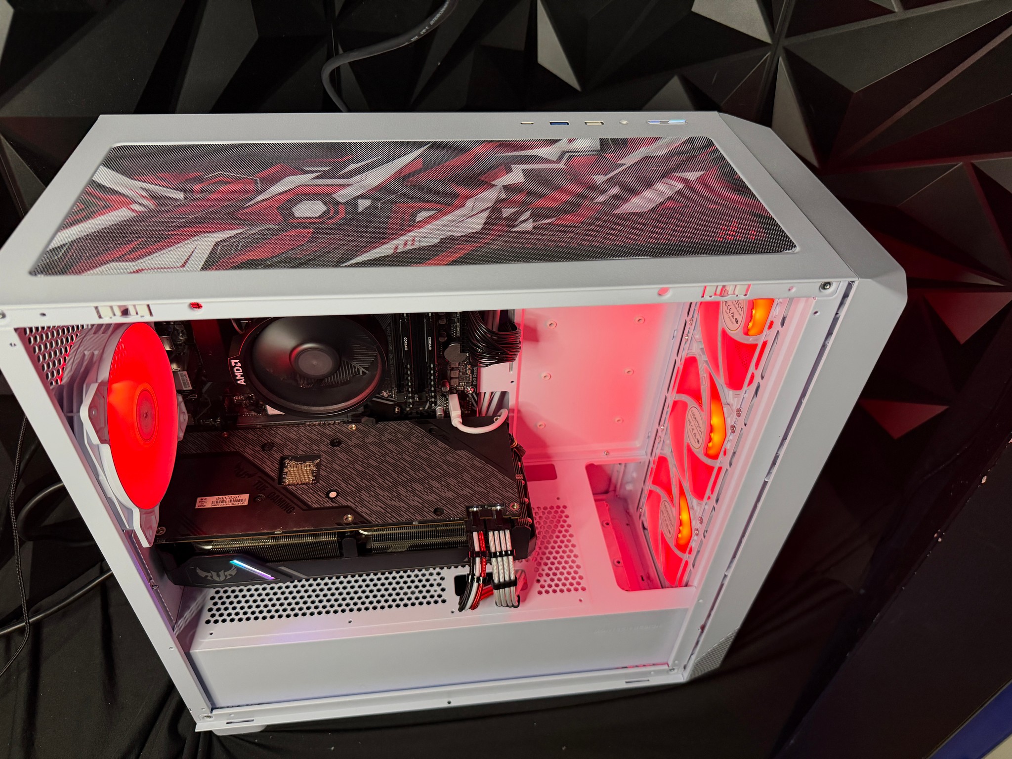 🔴⚡ RED FIBER ⚡🔴 Ryzen 5 5500| RX 5700XT| 16 GB DDR4| 750 GB NVMe| 650W Gold PSU