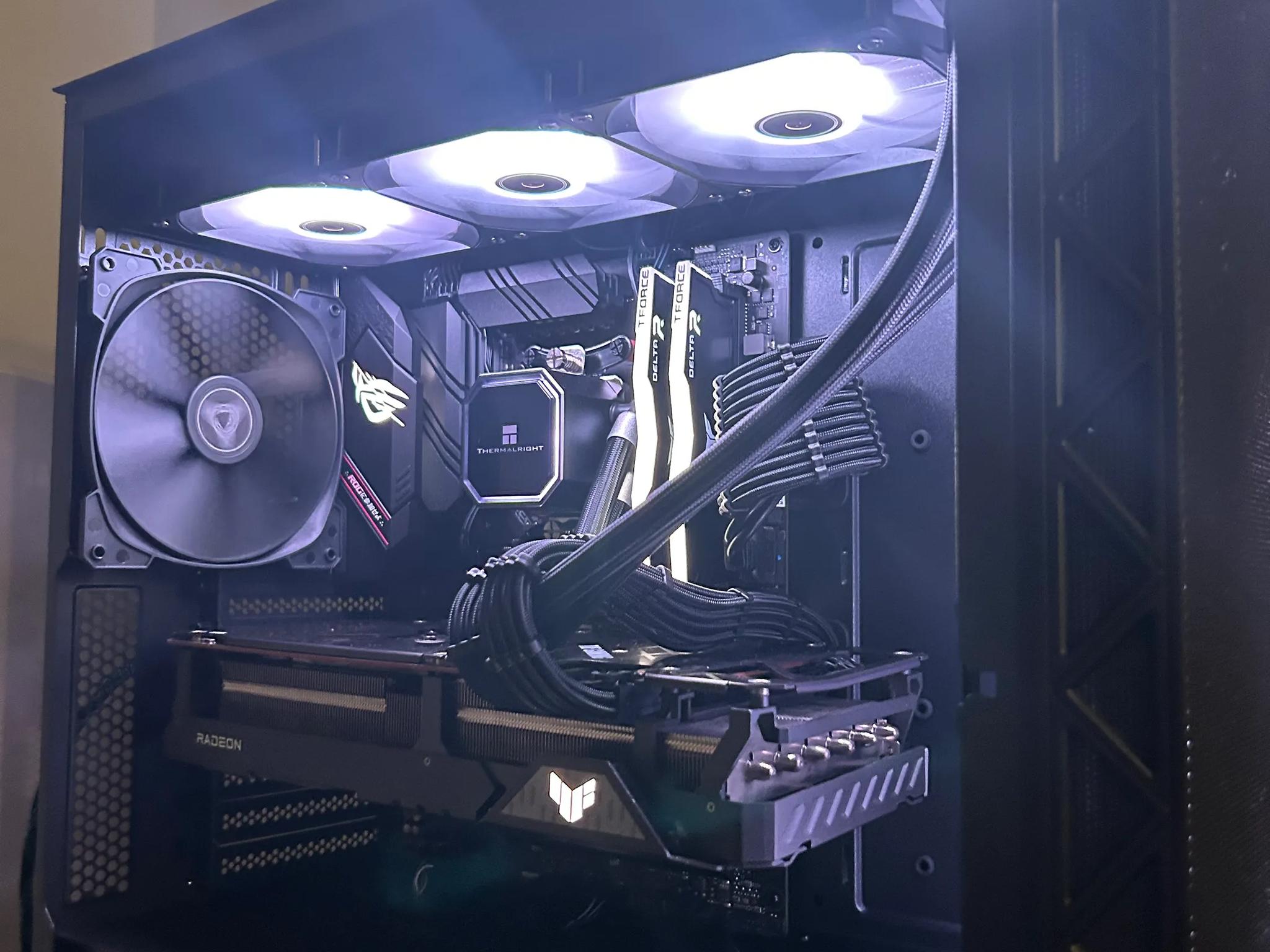 Ryzen 7 5800x | RX 6800 | 32GB Ram | 1TB Gen 4 NVME