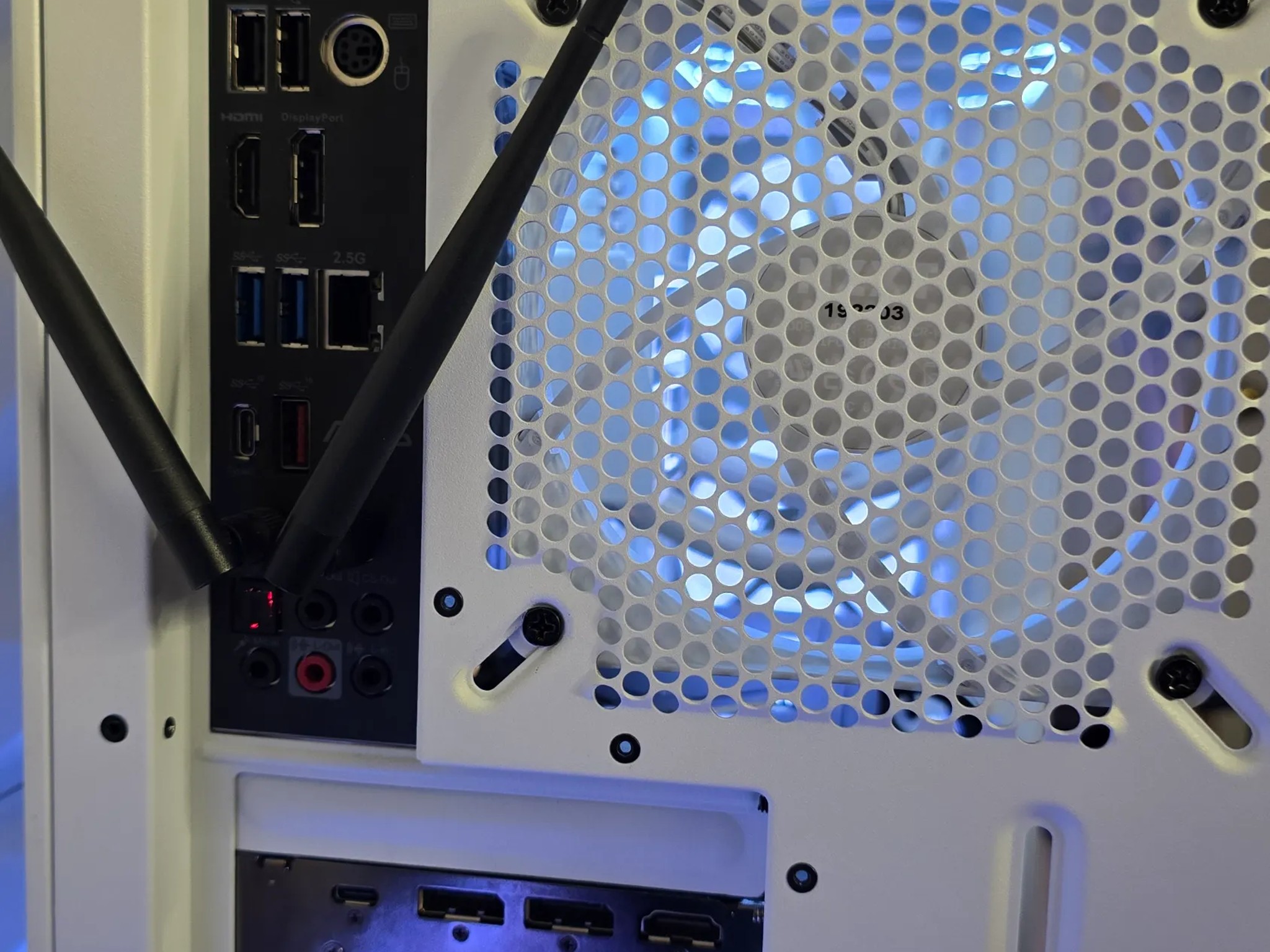 1440P BEAST 6800 XT / RYZEN 7 5800 X / 32 GB RAM / 1 TB SSD / WIFI