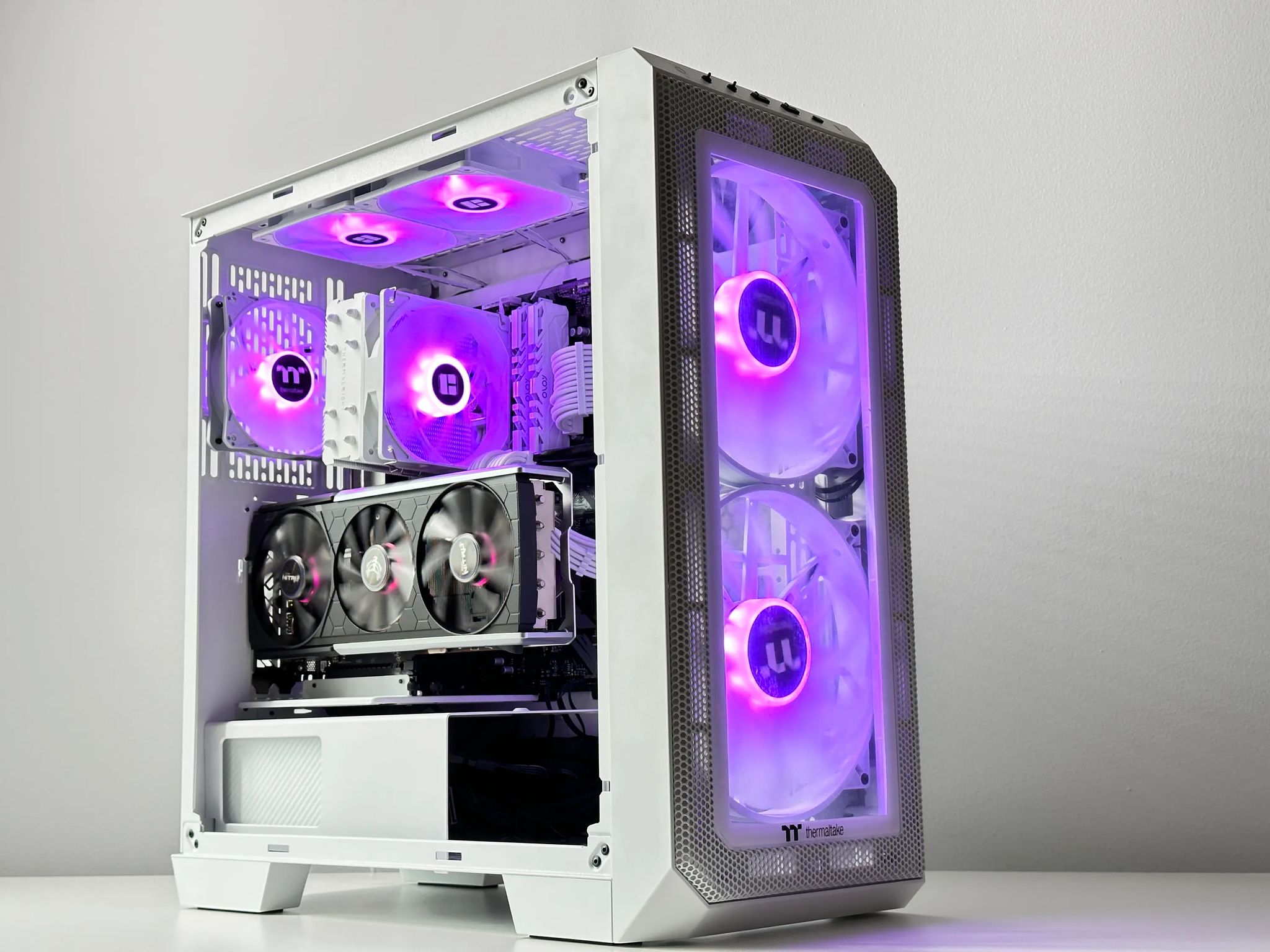 🌨️View 300🌨️AMD RX 5700 XT 8GB❄️Ryzen 5 5600X❄️16GB DDR4❄️1TB SSD NVME