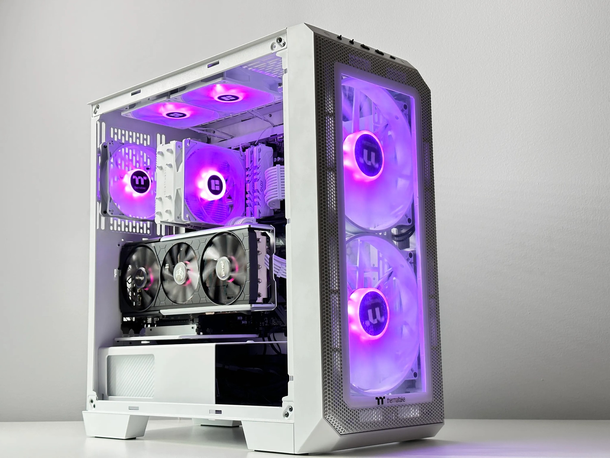 🌨️View 300🌨️AMD RX 5700 XT 8GB❄️Ryzen 5 5600X❄️16GB DDR4❄️1TB SSD NVME