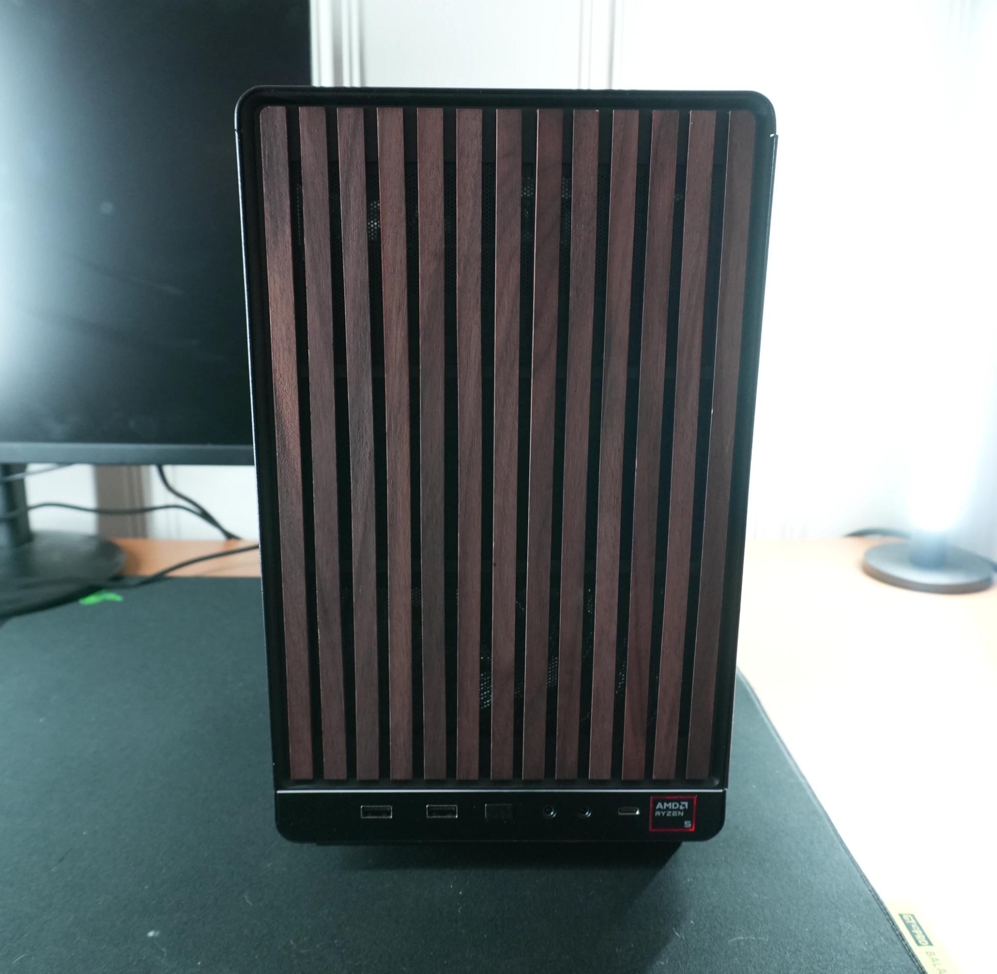 NEW Ultra Small Gaming PC - AMD Ryzen 9600X - AMD Radeon RX 9060 XT 16GB - 16GB DDR5