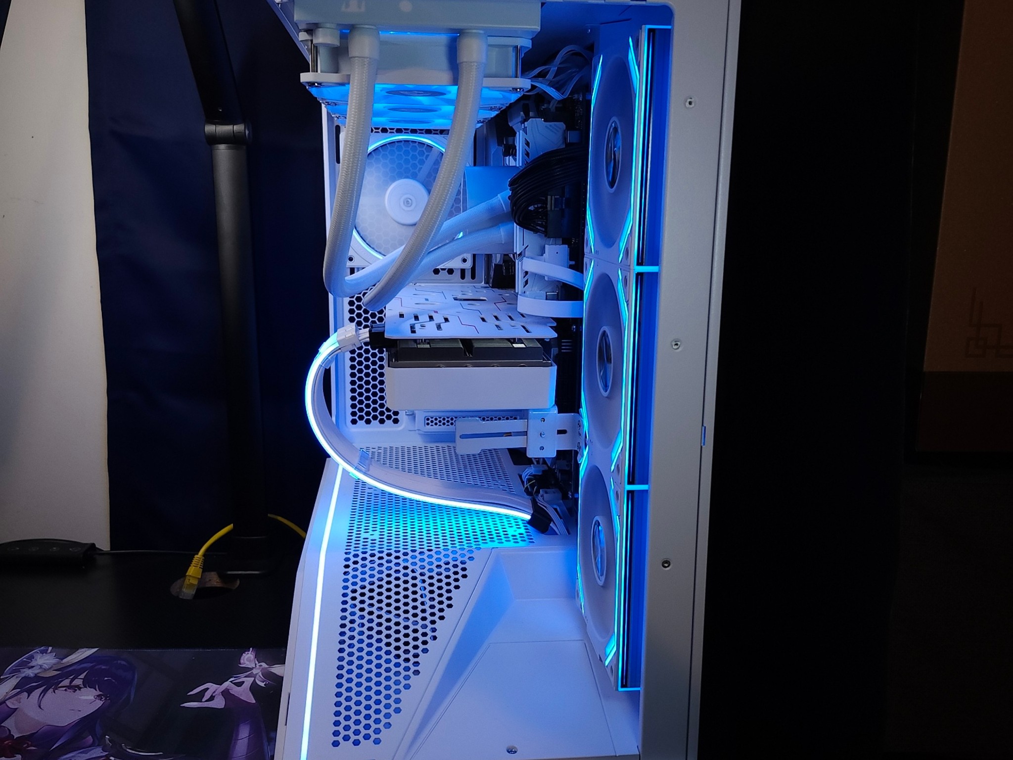 Tron Light Gaming - Ryzen 7 5800X | RX 6800