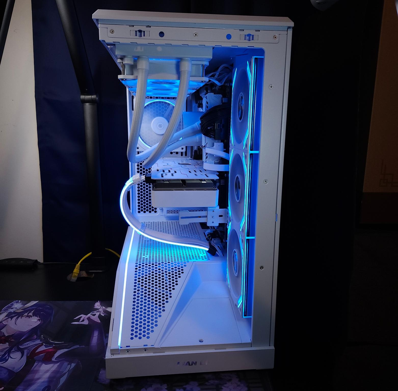 Tron Light Gaming - Ryzen 7 5800X | RX 6800