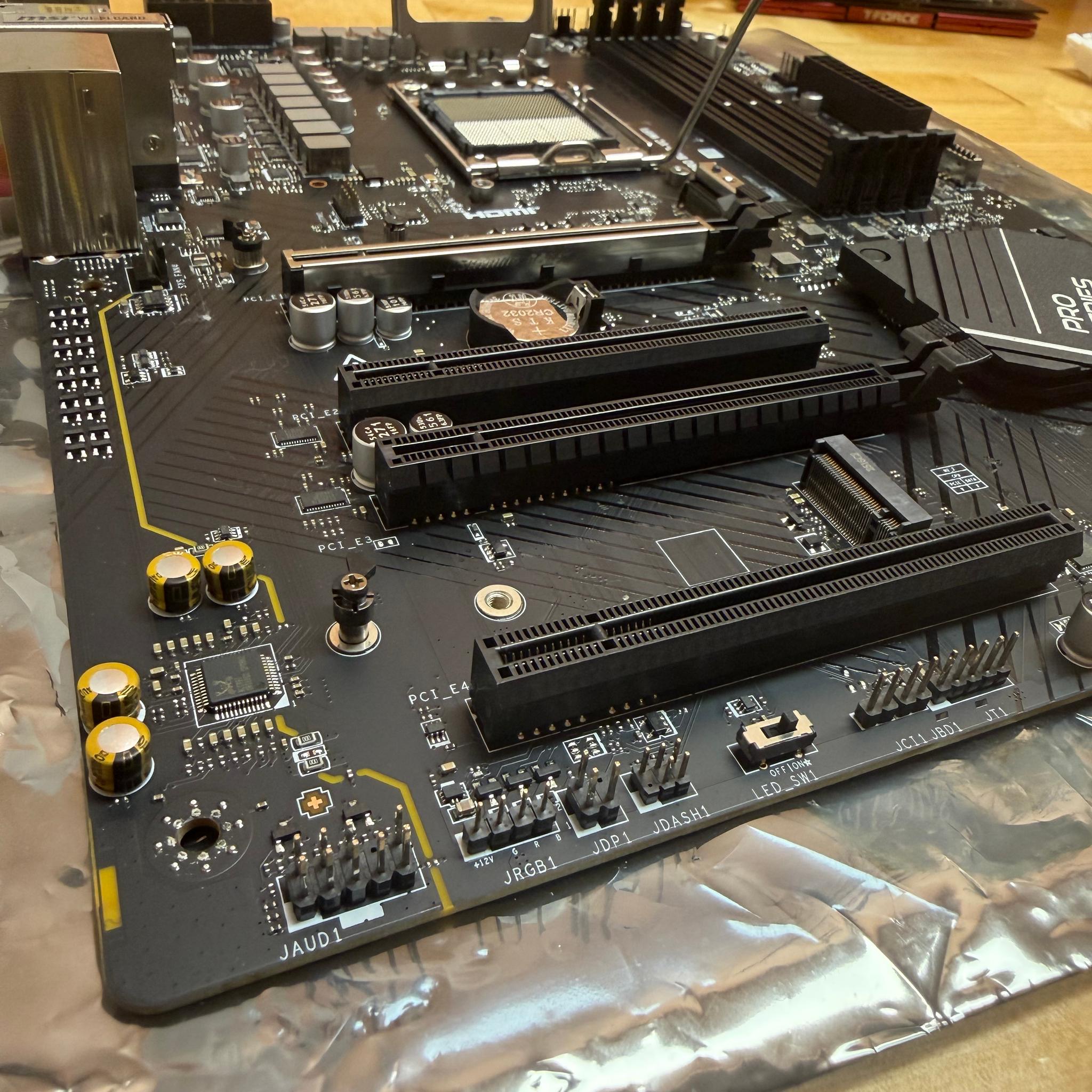 MSI PRO B650-VC WIFI AM5 Motherboard – Damaged Internal USB Header Pins