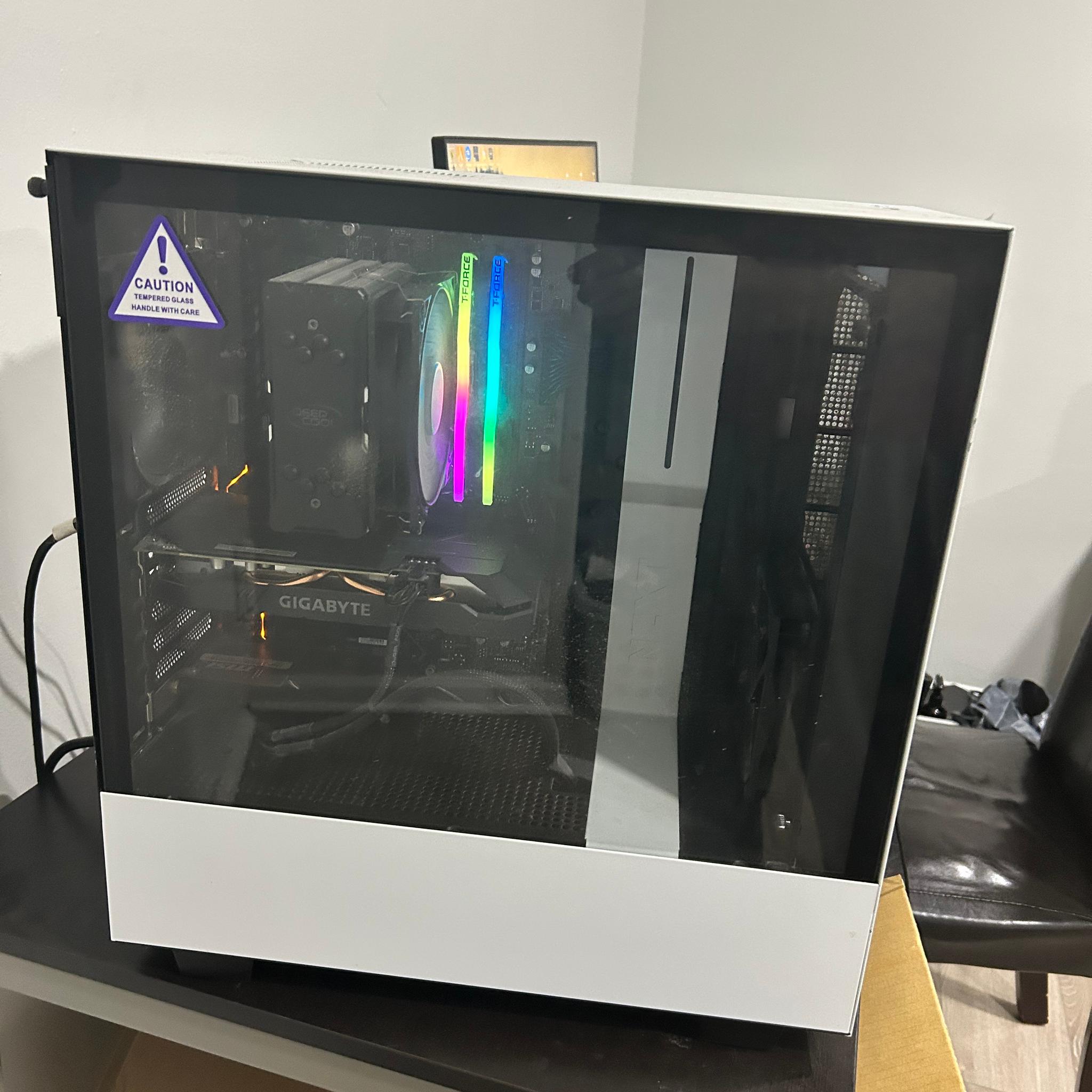 Intel Core i5-10400F  GeForce RTX 2060  16 RAM  1T STORAGE