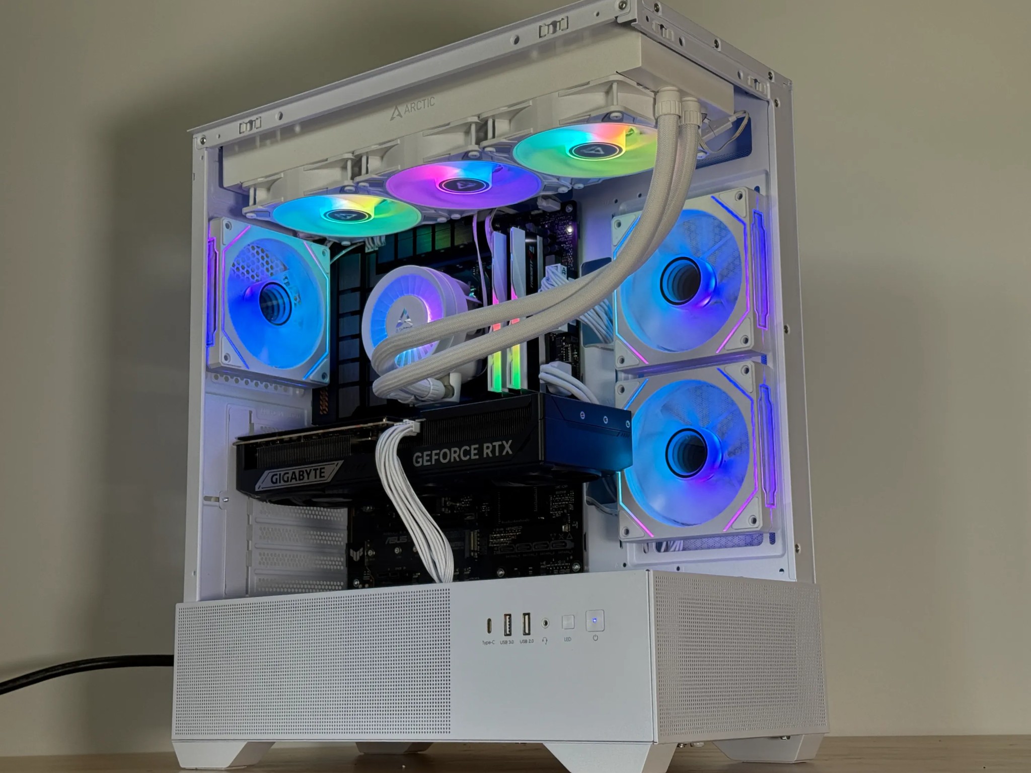 RTX 5070TI ryzen 7 7700x Gaming PC