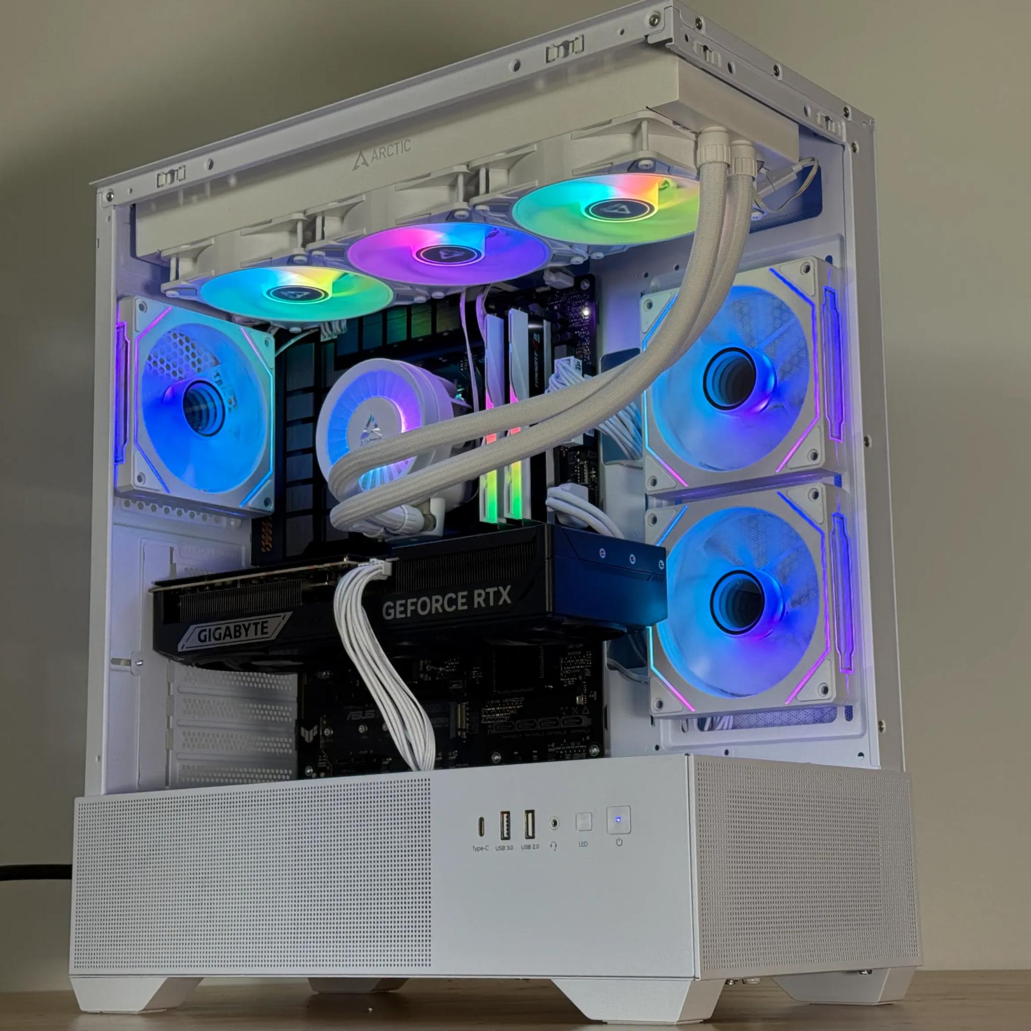 RTX 5070TI ryzen 7 7700x Gaming PC