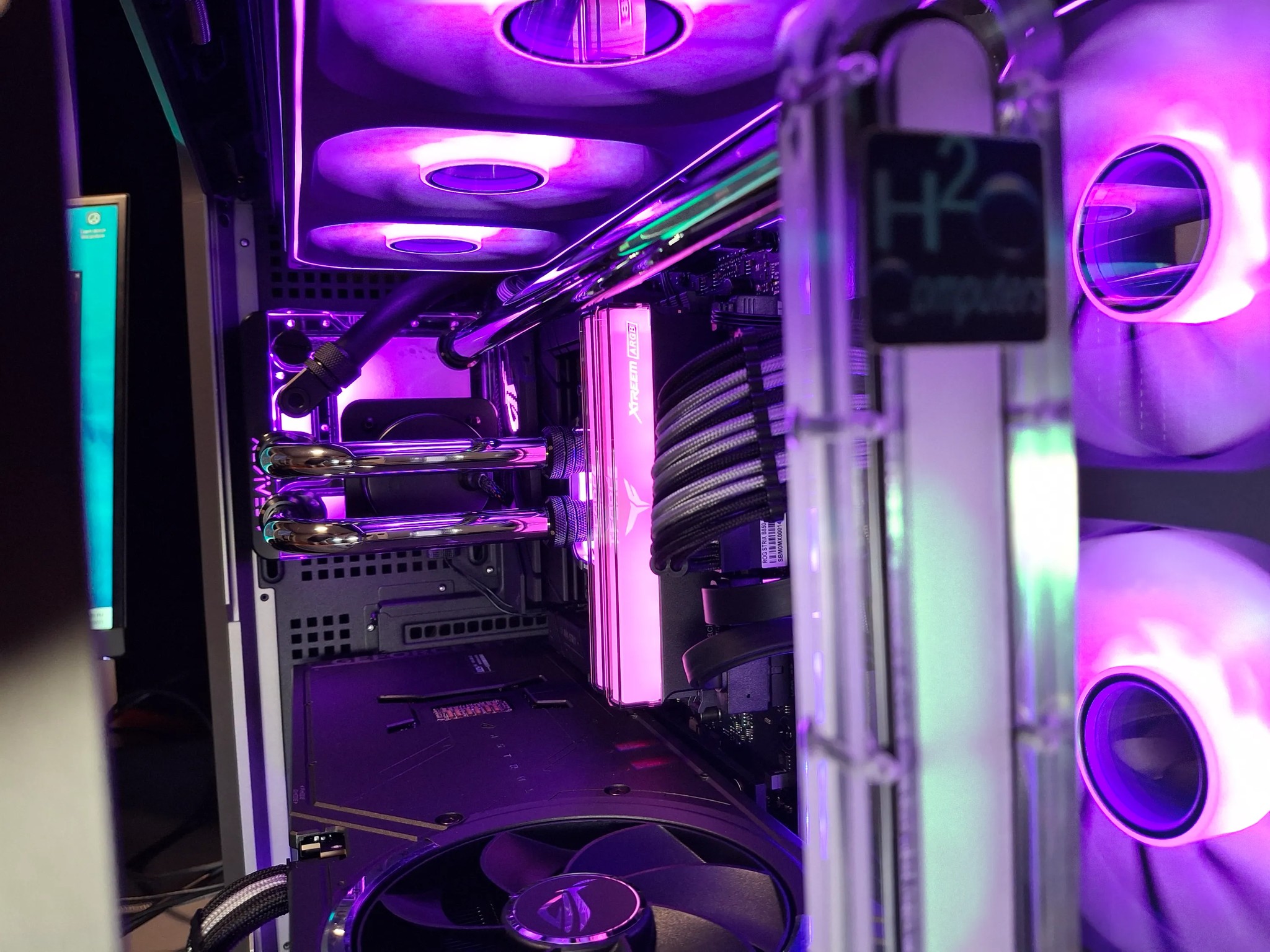 Custom Liquid-Cooled AMD Ryzen 7 9800X3D, Asus Astral OC RTX 5080, 32GB DDR5, 2TB SSD, 1000w