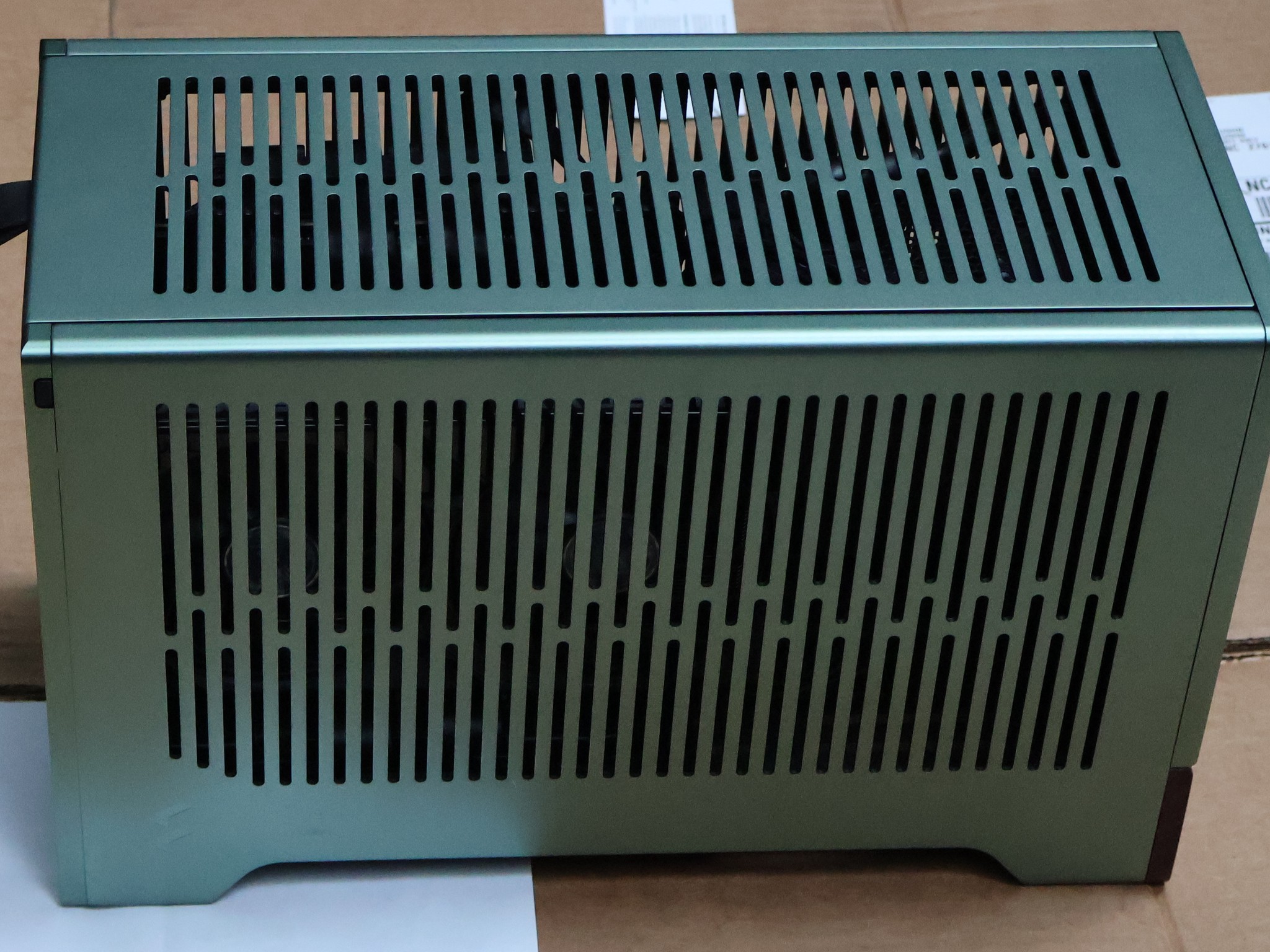 Steam OS powered 9060XT 16GB Mini ITX build, Fractal Design Terra and R5 5600G, 16GB RAM, 2TB SSD
