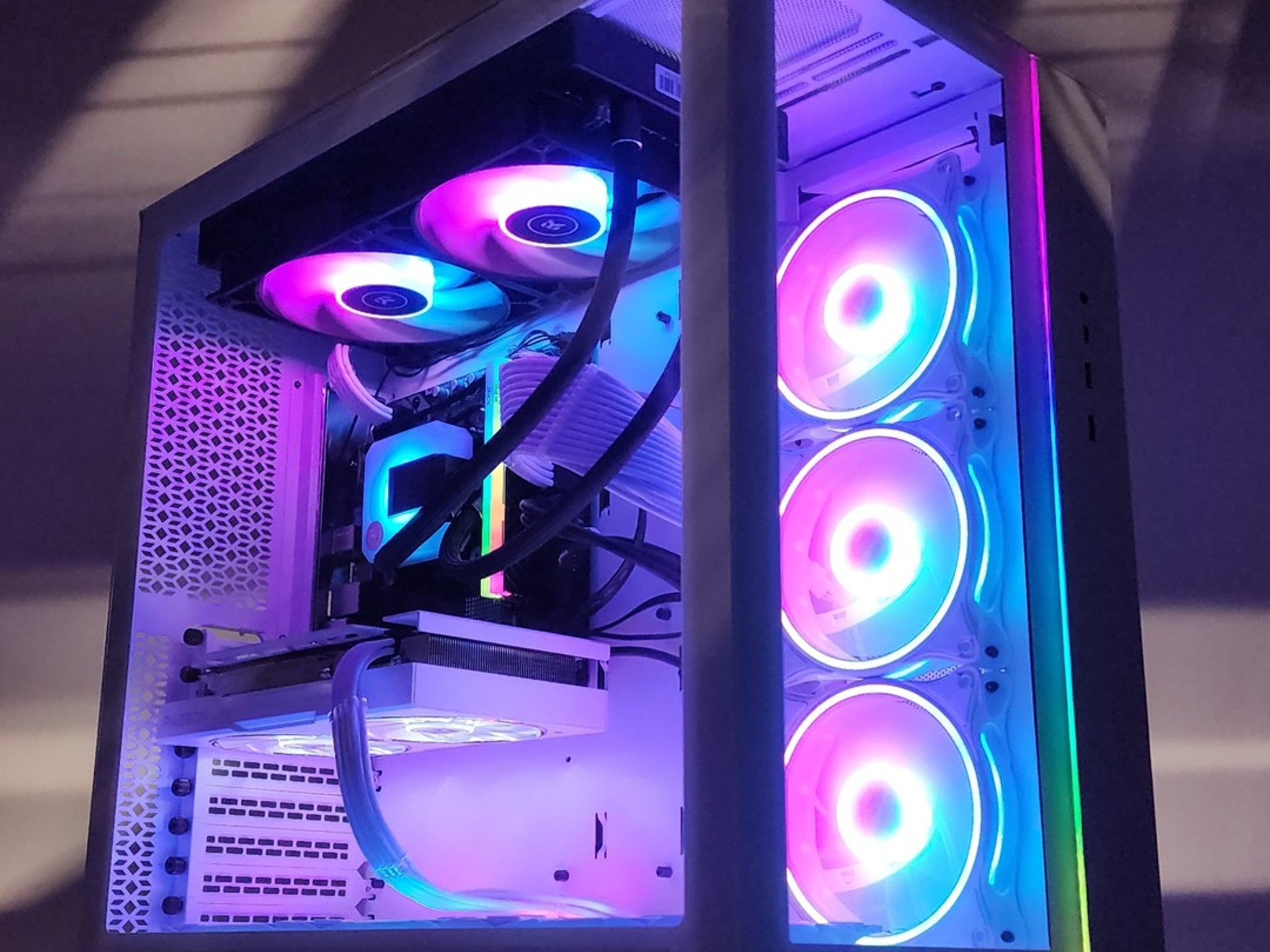 Gaming PC i5-12600KF 16GB RAM 1TB SSD RX 6650 XT 8GB Windows 11 Computer