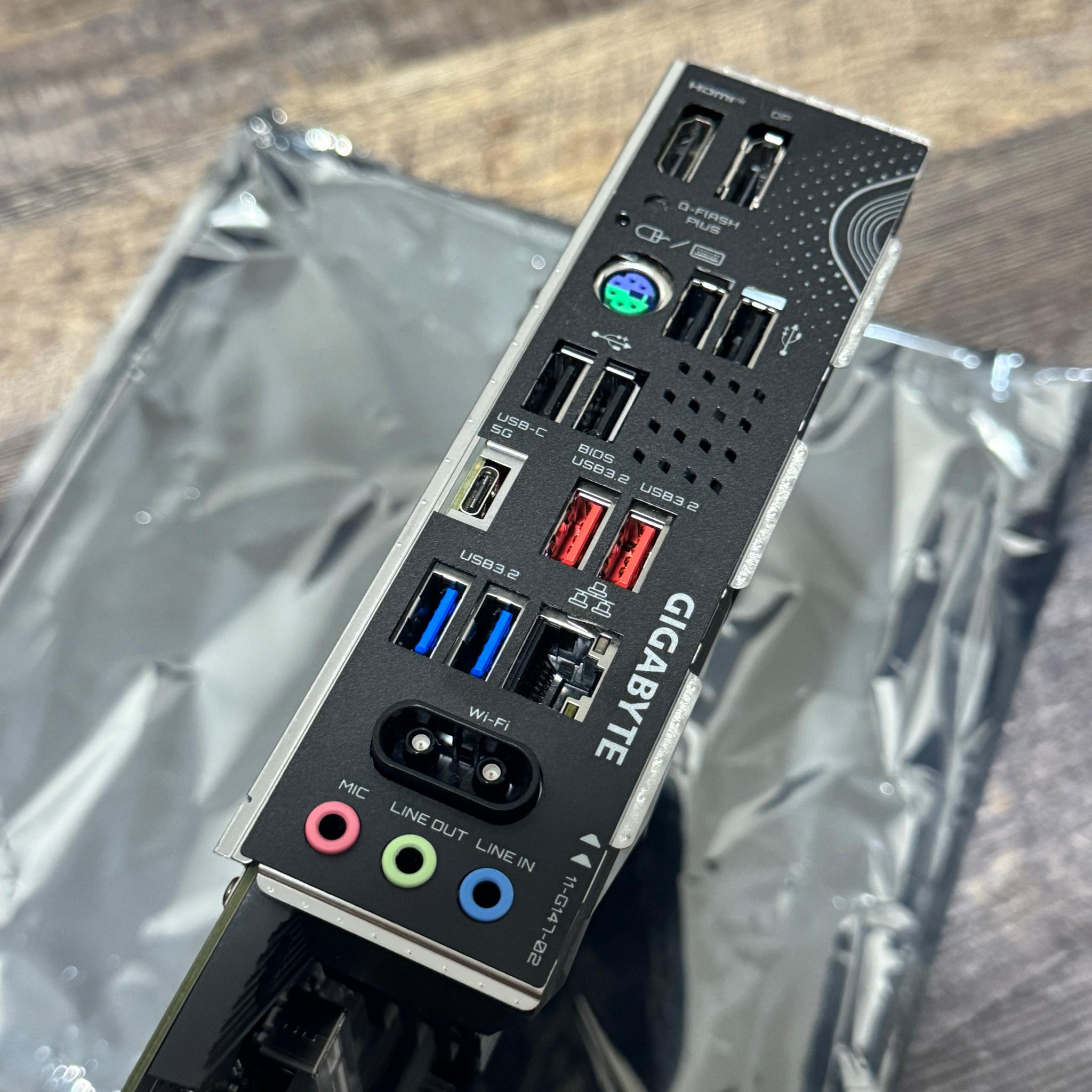 GIGABYTE B850 Eagle Wifi6E - AM5 Motherboard