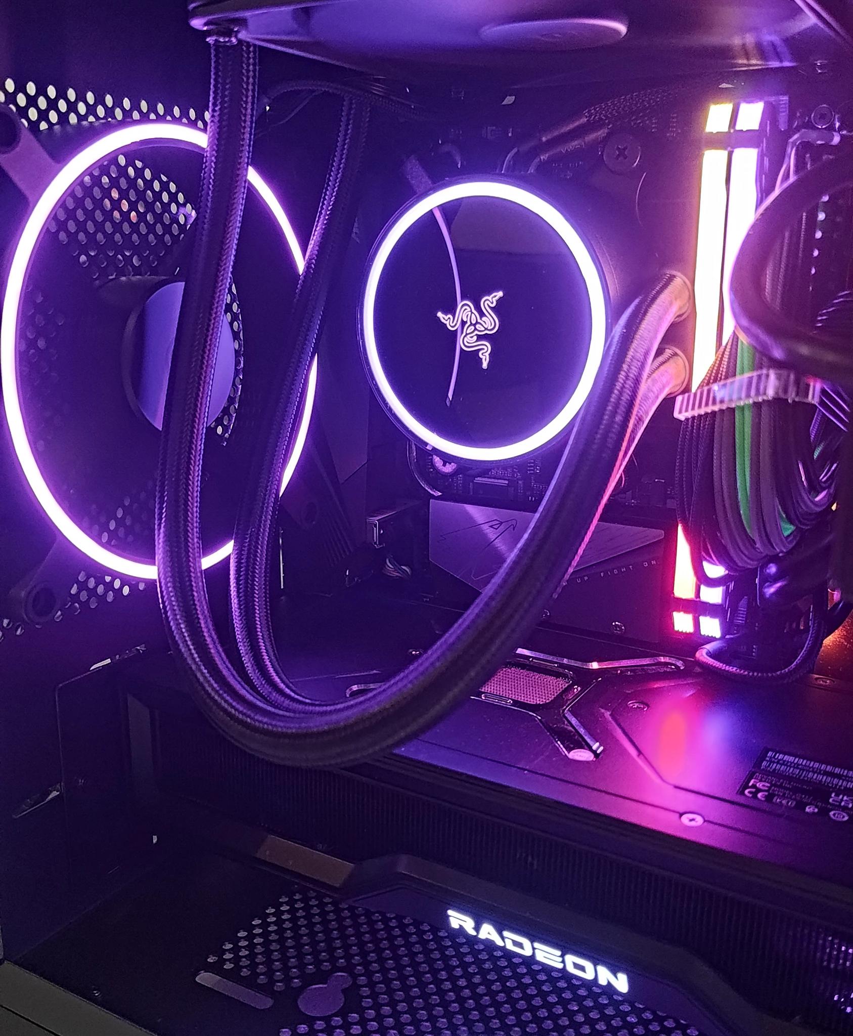 🐍The Mostly Razer Build!🐍 Ryzen 5700X3D | RX 6950XT | 32GB Ram | 1TB NVME