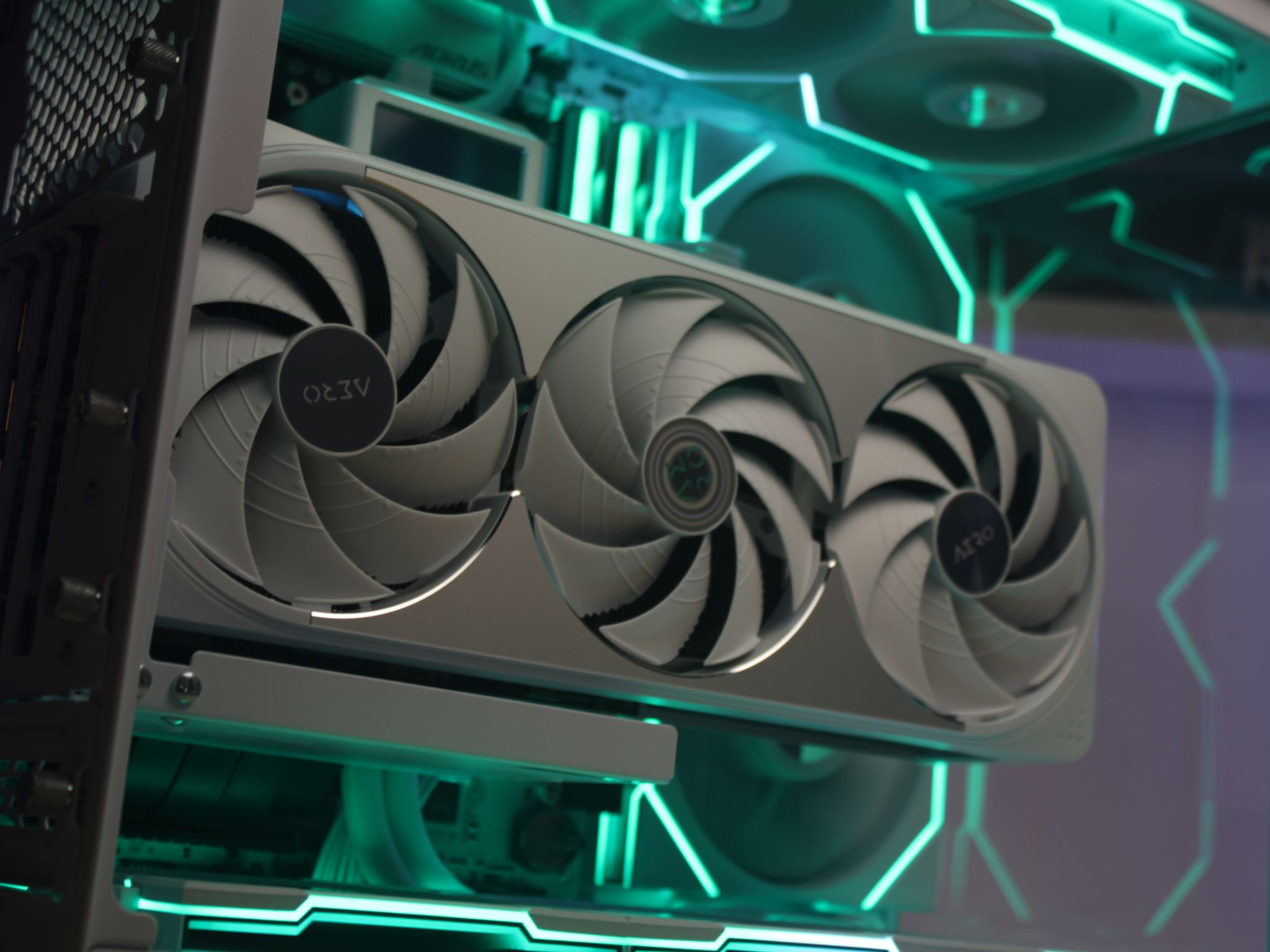 Northern Aurora | RTX 5070 Ti | Ryzen 7 9800X3D