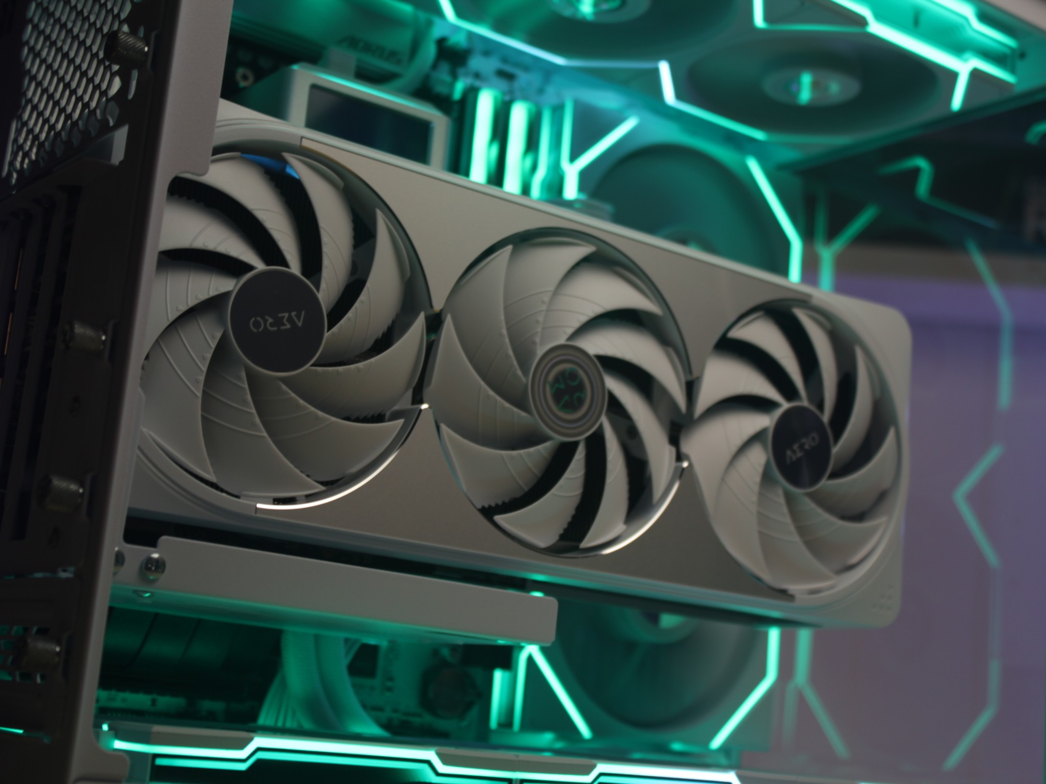 Northern Aurora | RTX 5070 Ti | Ryzen 7 9800X3D