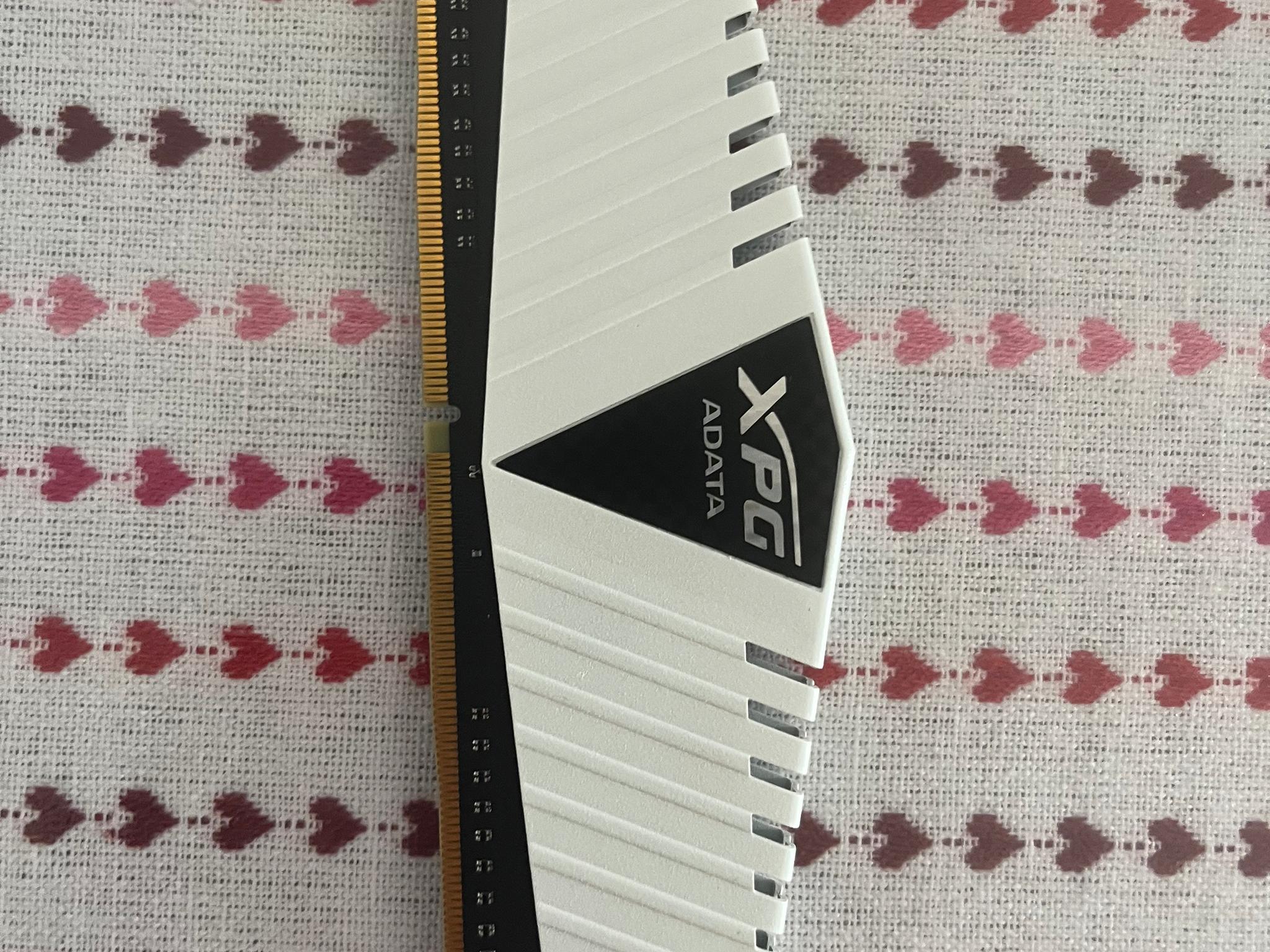 XPG ADATA White 1X8GB 2666MHZ DDR4