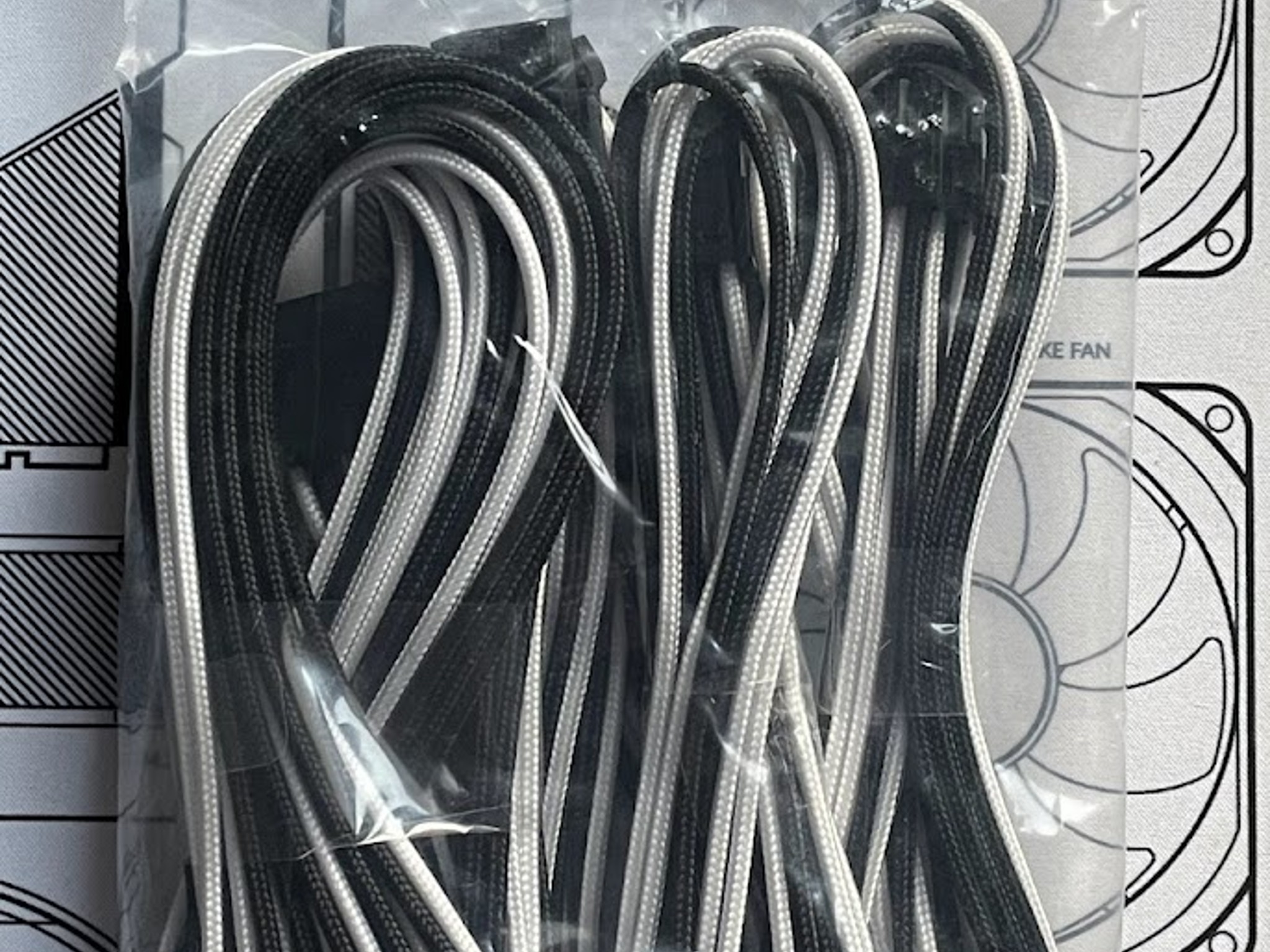 Phanteks 18AWG PSU Cable Extensions - Black/White Mix