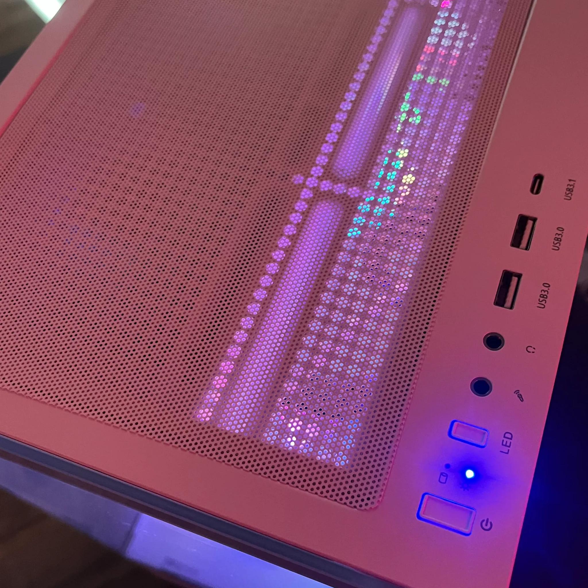 White Shadow 👻 | Ryzen 7 5700X RTX 3080 32GB DDR4 WiFi 1TB SSD