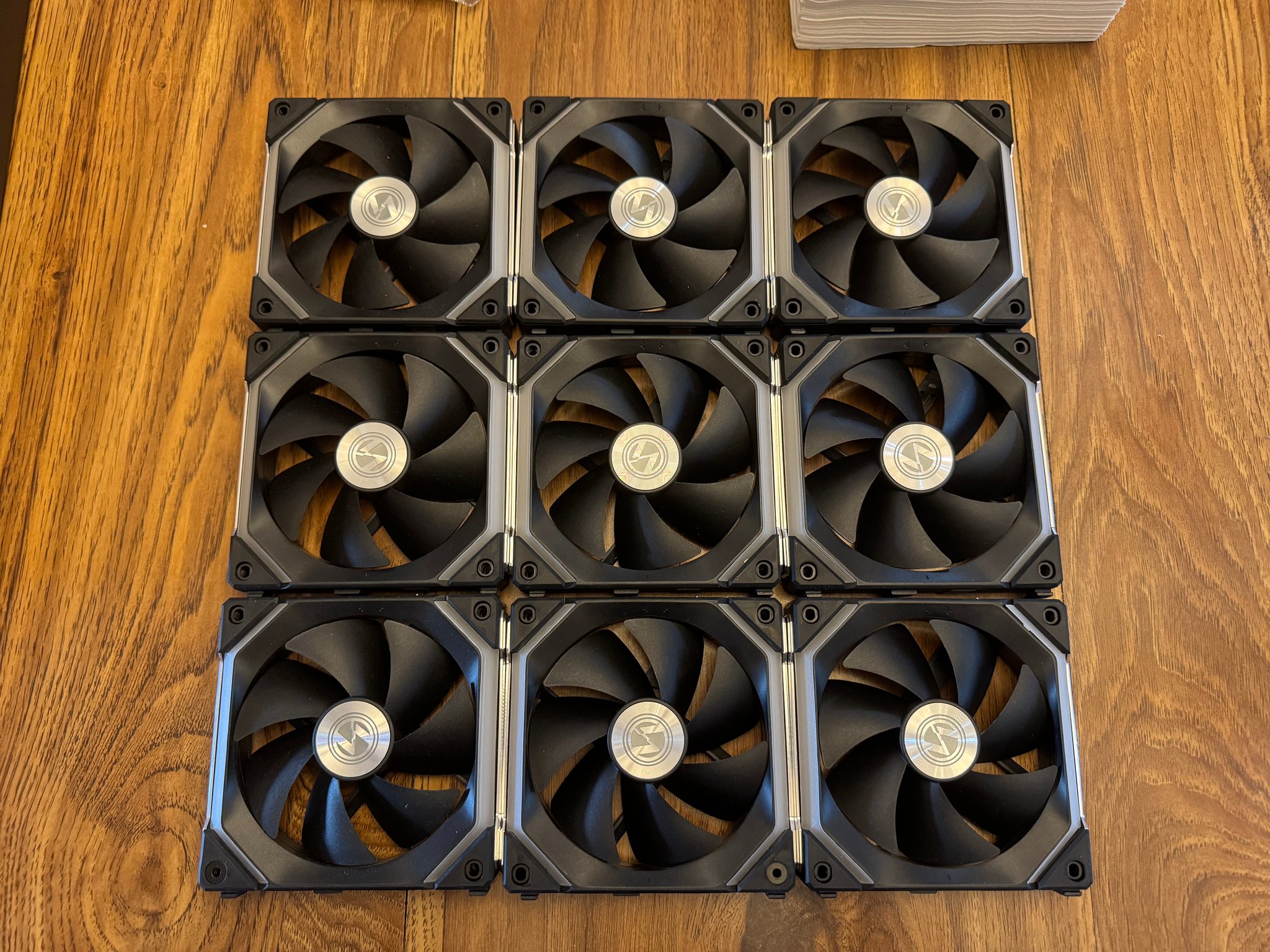 Lian Li Uni SL120 Fans (QTY 9) No Cables/Hub