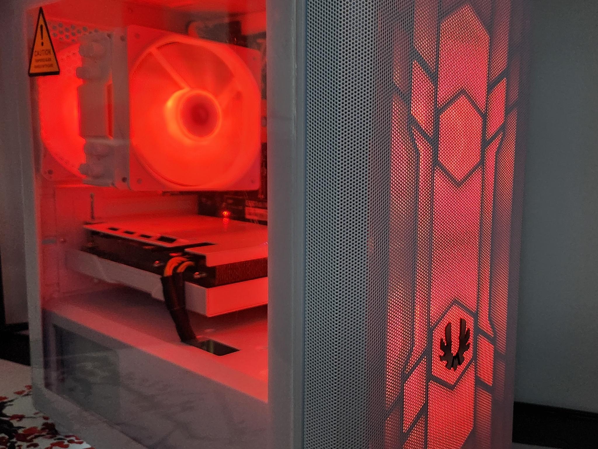 Frost Gaming Rig Ryzen 5 / 32GB DDR4/ 1TB SSD / RX 6600