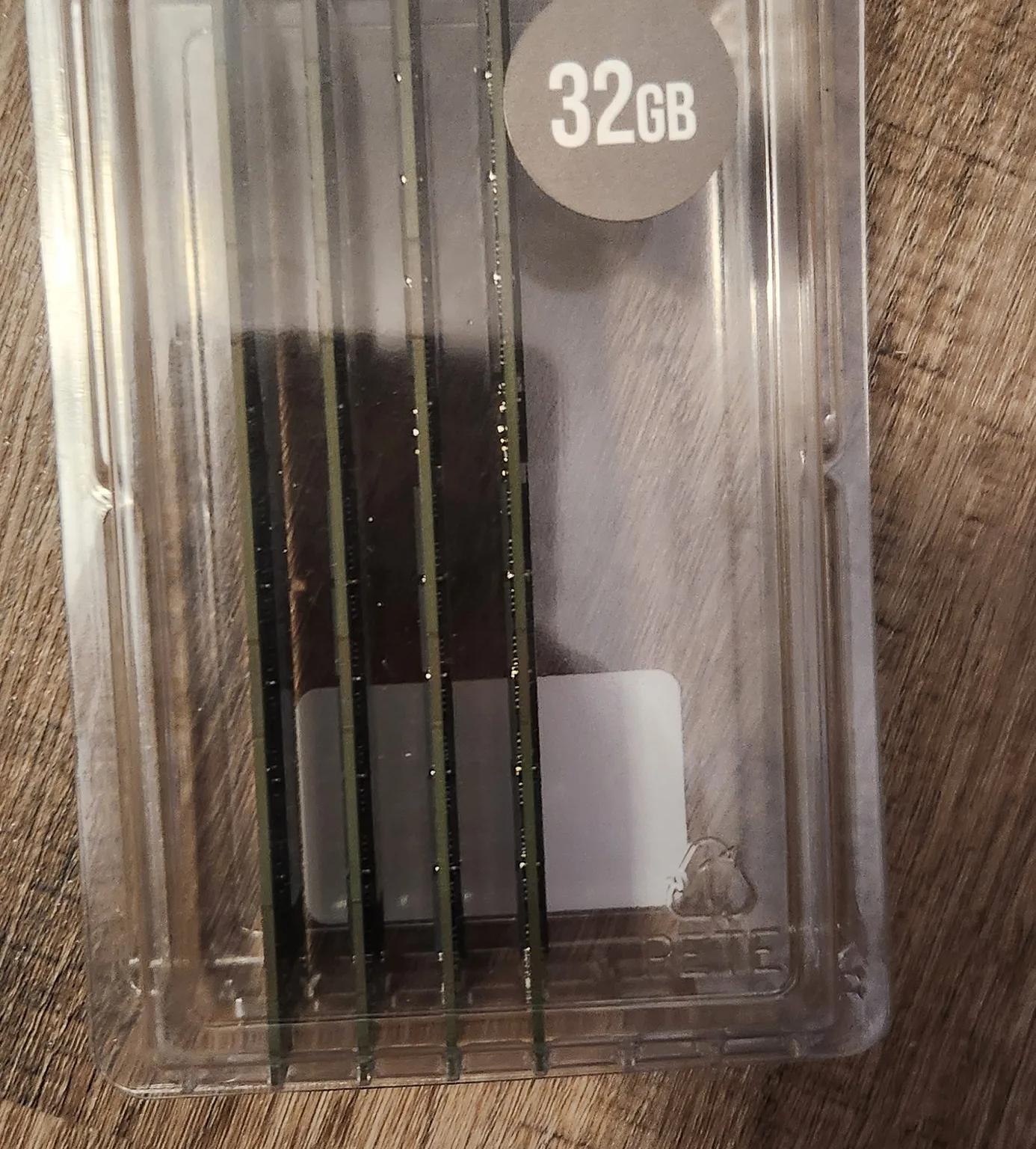 Samsung 4x8gb kit of ecc 1600mhz ddr3 ram