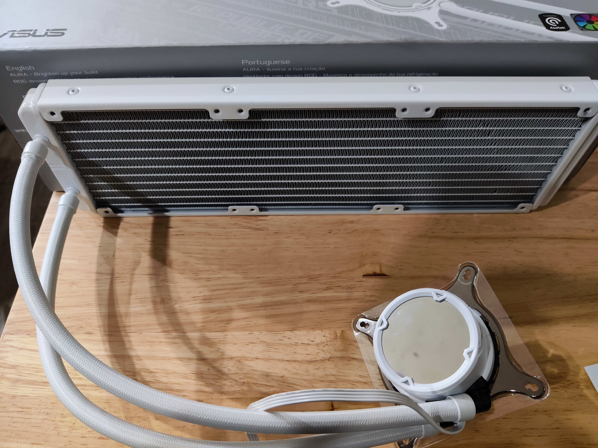 Asus ROG Strix LC 360 AIO Cooler, WHITE with RGB Fans