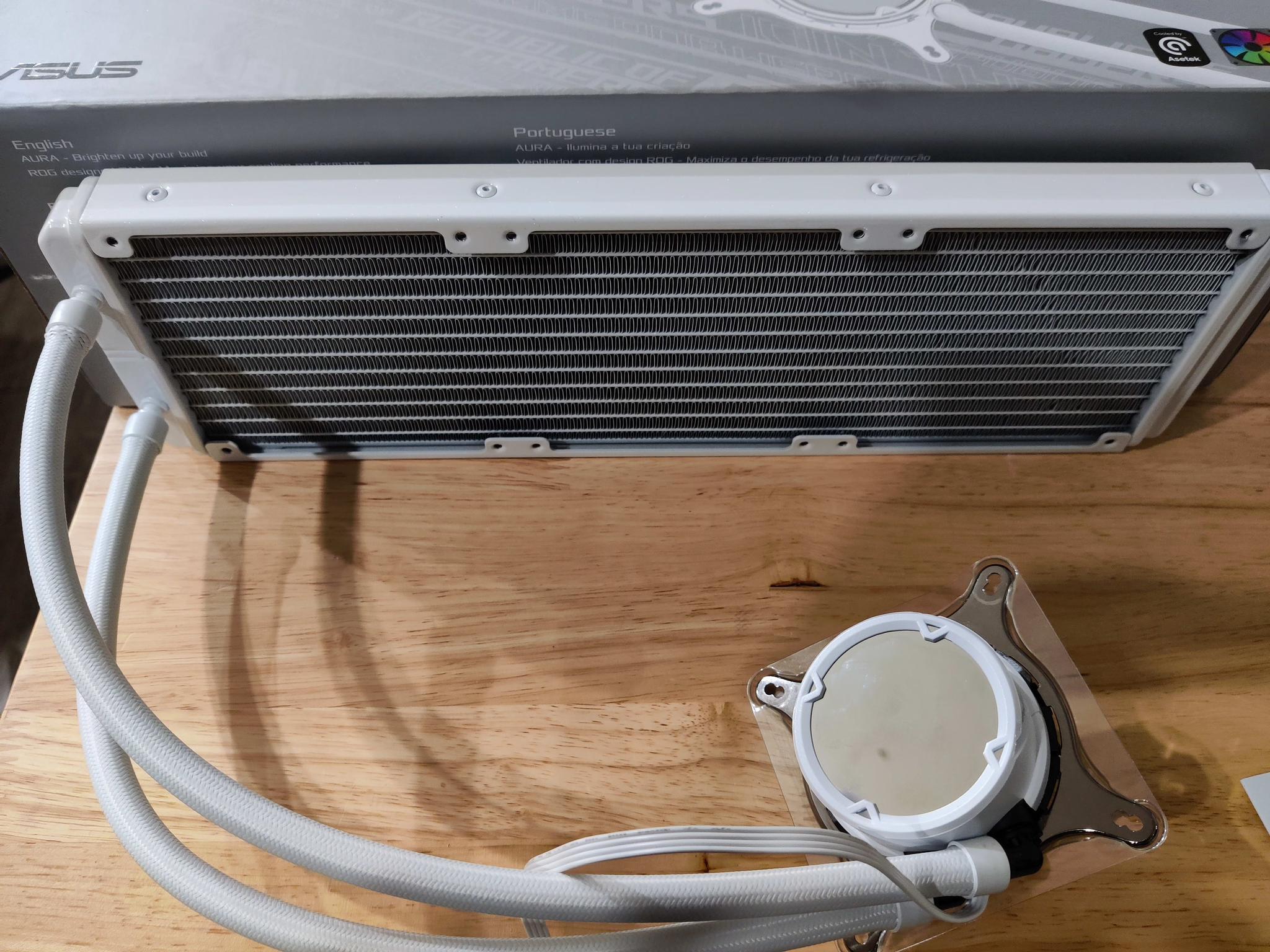 Asus ROG Strix LC 360 AIO Cooler, WHITE with RGB Fans