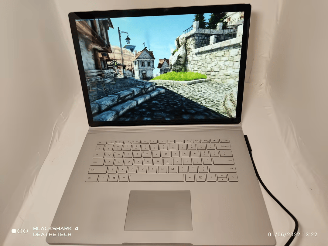 Microsoft Surface Book 3 15" i7 1065G7, 16GB Ram, 256GB SSD, 1660Ti