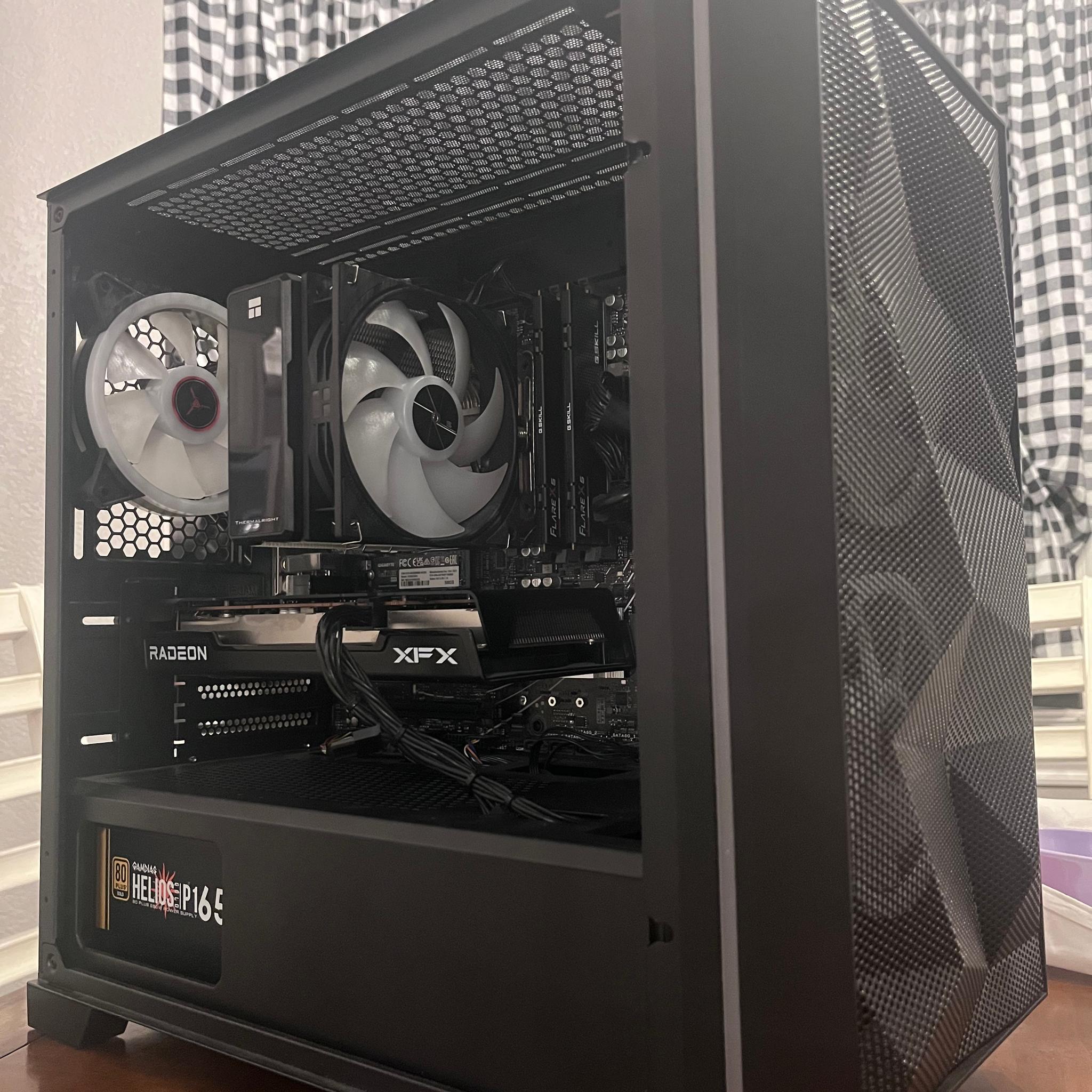 Custom Gaming PC Build with a Ryzen 5 9600x and 32 Gigs of ddr 5 ram