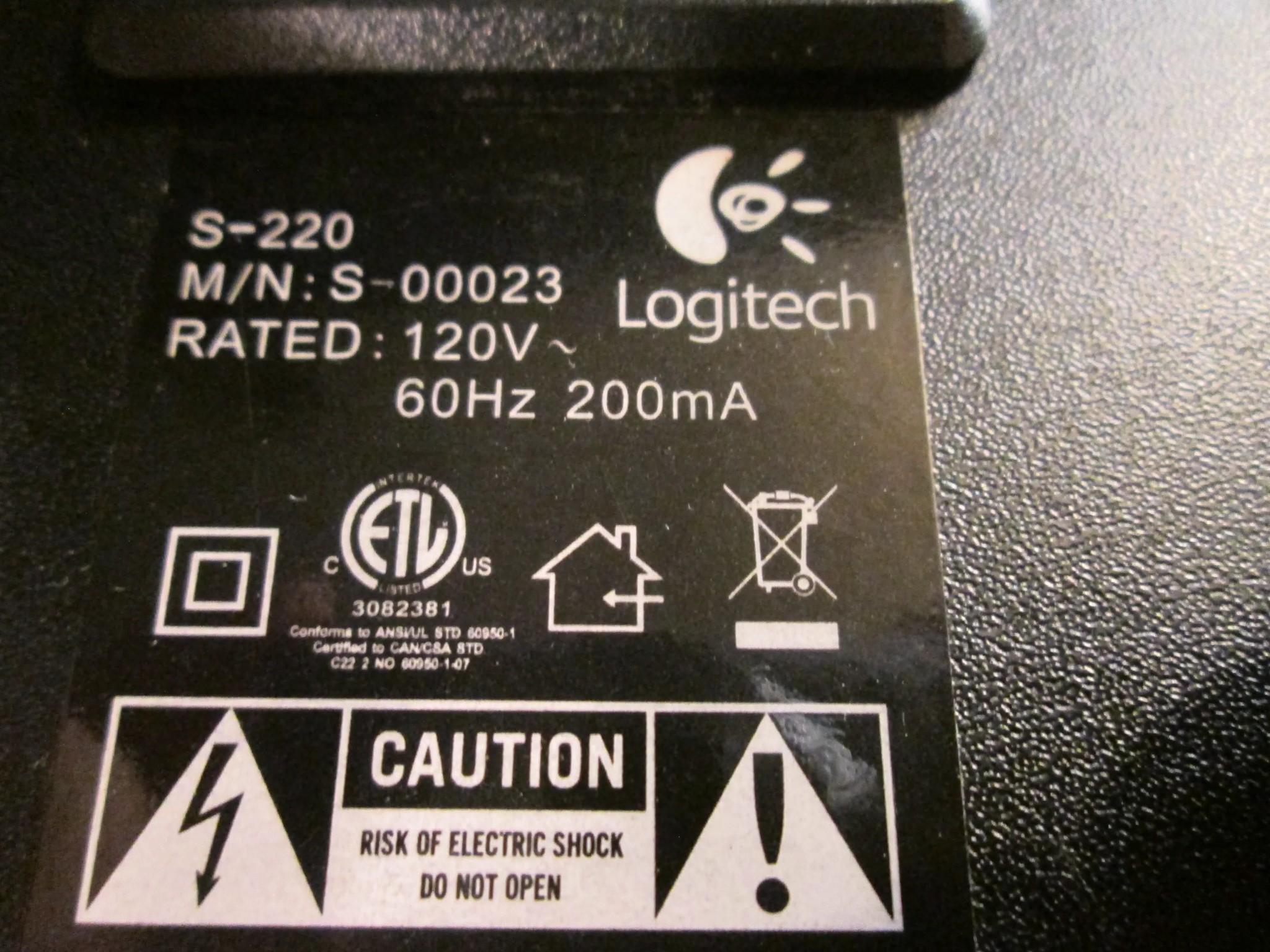 Logitech s220 Speakers