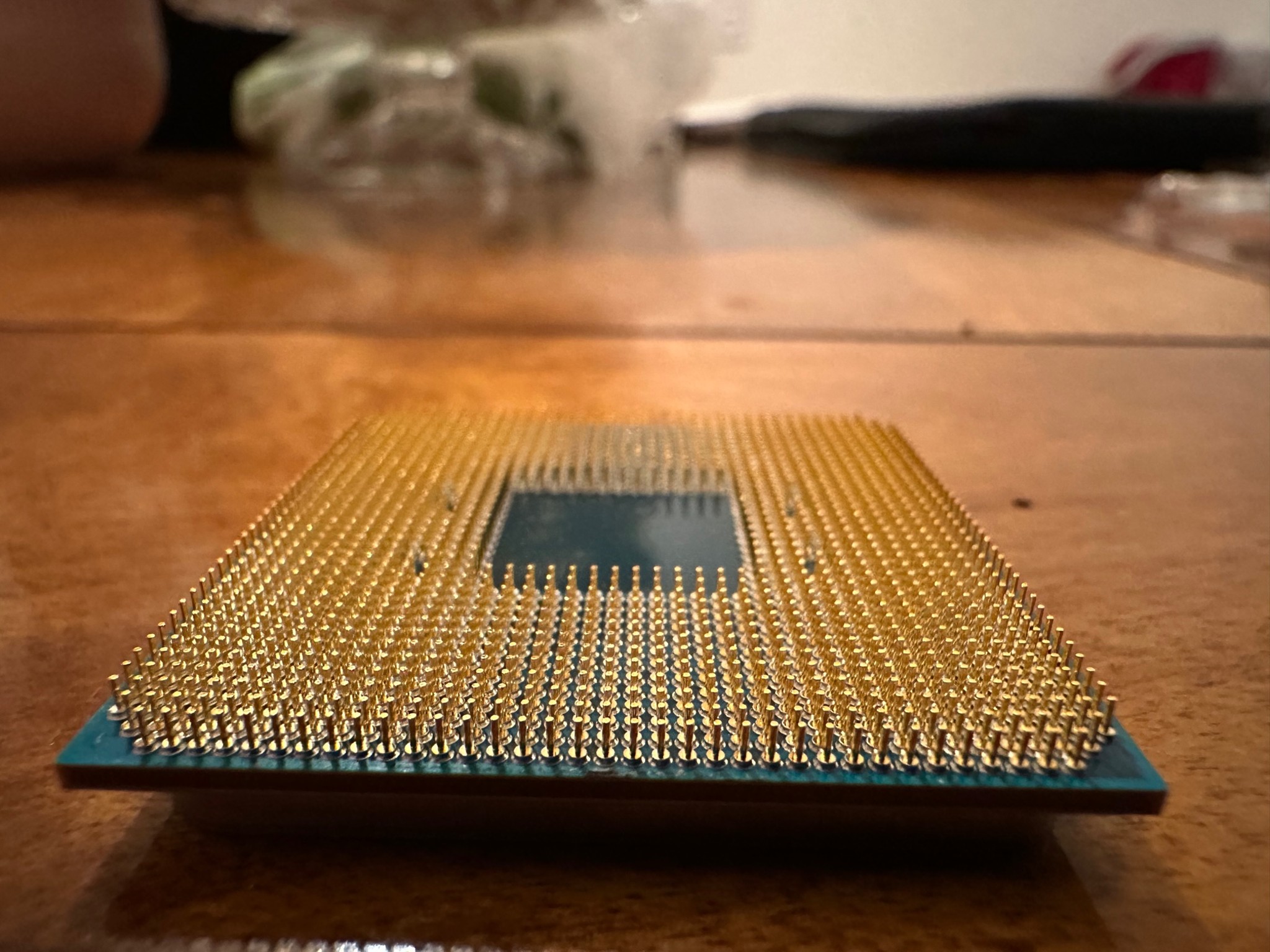 Ryzen 7 2700x w/ Wraith Stealth Cooler.