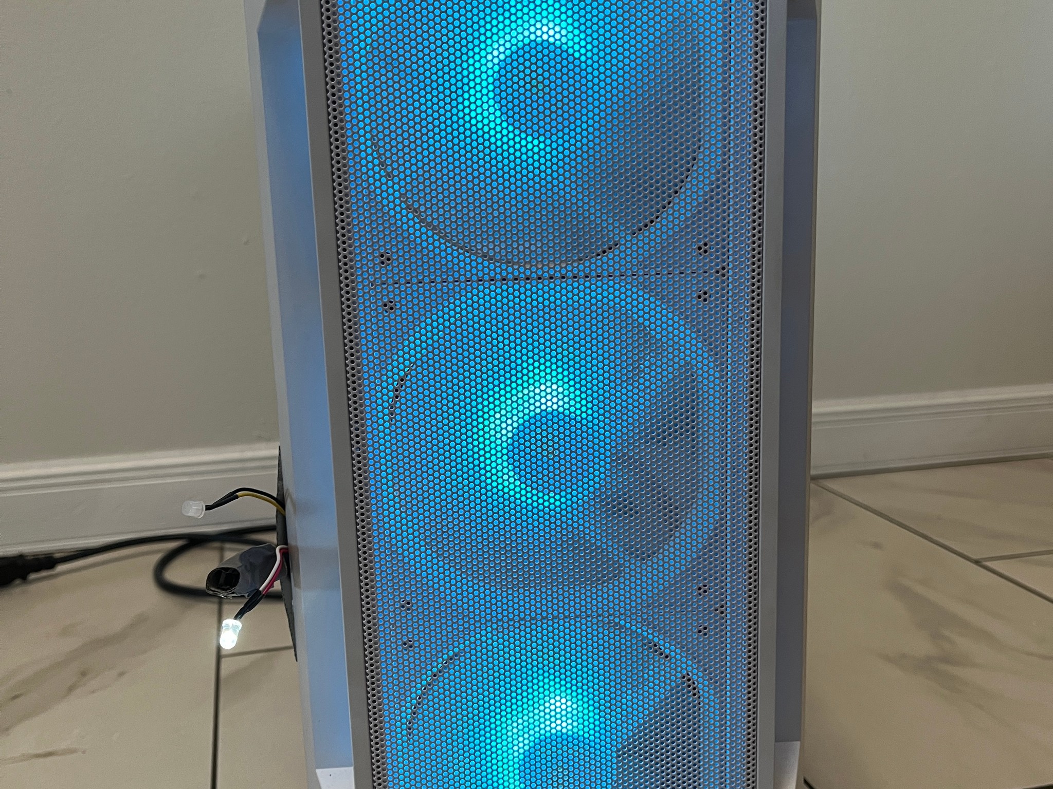 Budget Gaming PC-Intel i5-4460, AMD HD 7950, 16GB RAM,750GB Storage, w/ Wi-Fi & BT * Defective Case