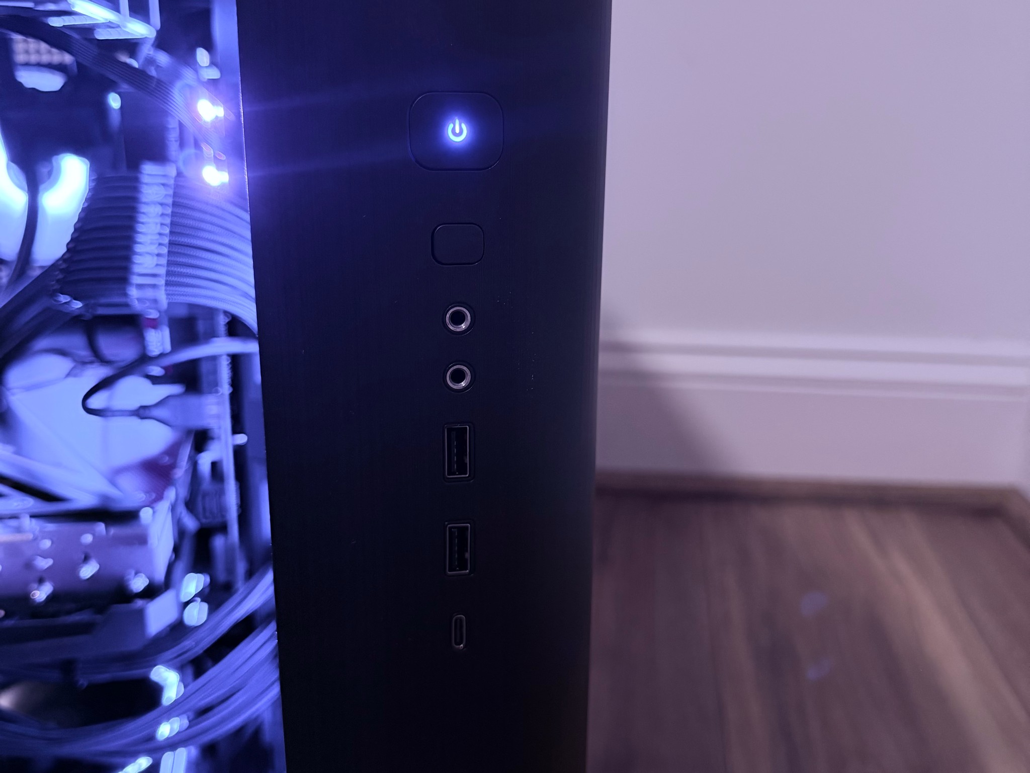 ❄️"Artic Veil"❄️| 4k Gaming | 7900 XTX 24gb| Ryzen 9 7900 | 32GB Ram | 2tb SSD | WiFi