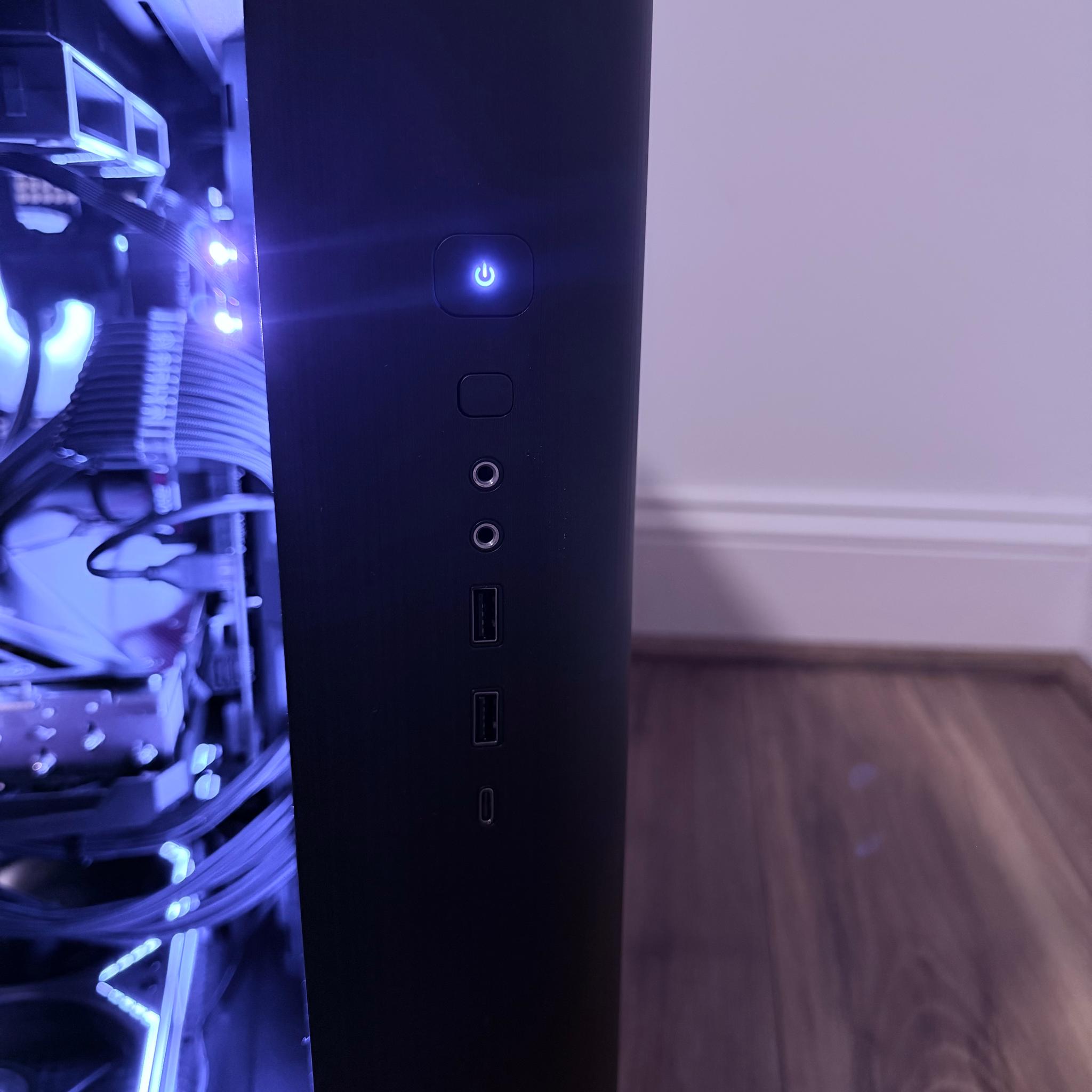❄️"Artic Veil"❄️| 4k Gaming | 7900 XTX 24gb| Ryzen 9 7900 | 32GB Ram | 2tb SSD | WiFi