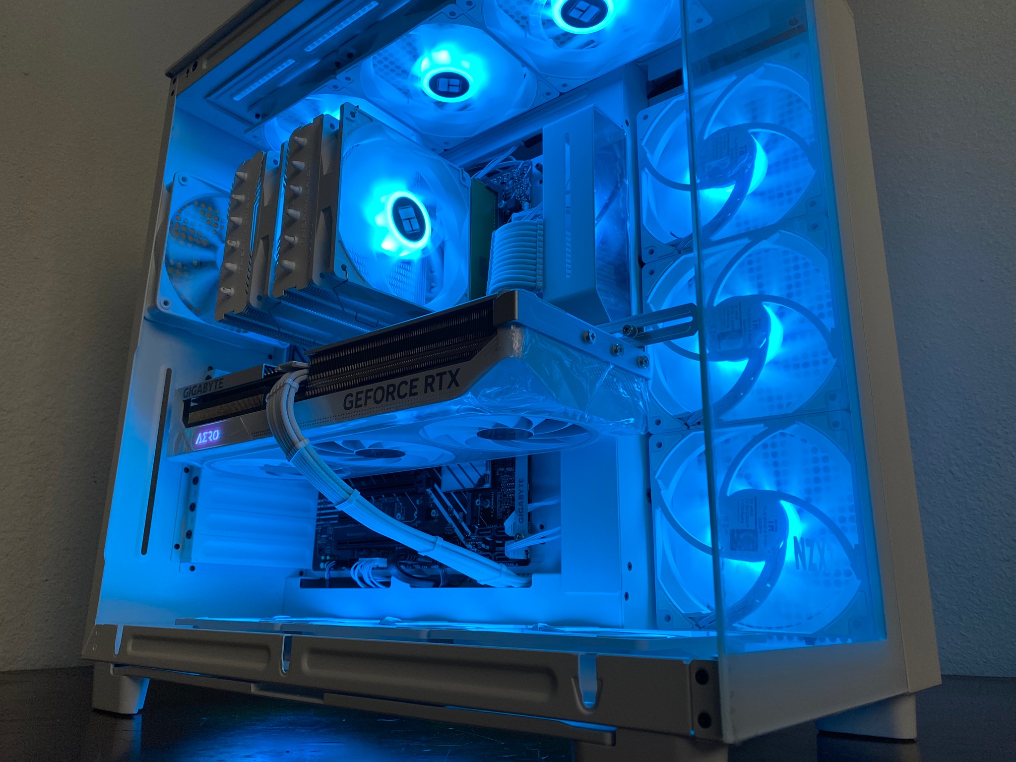 Manganese III 12600k RTX 4070 Ti 2 TB NVME 32GB DDR4