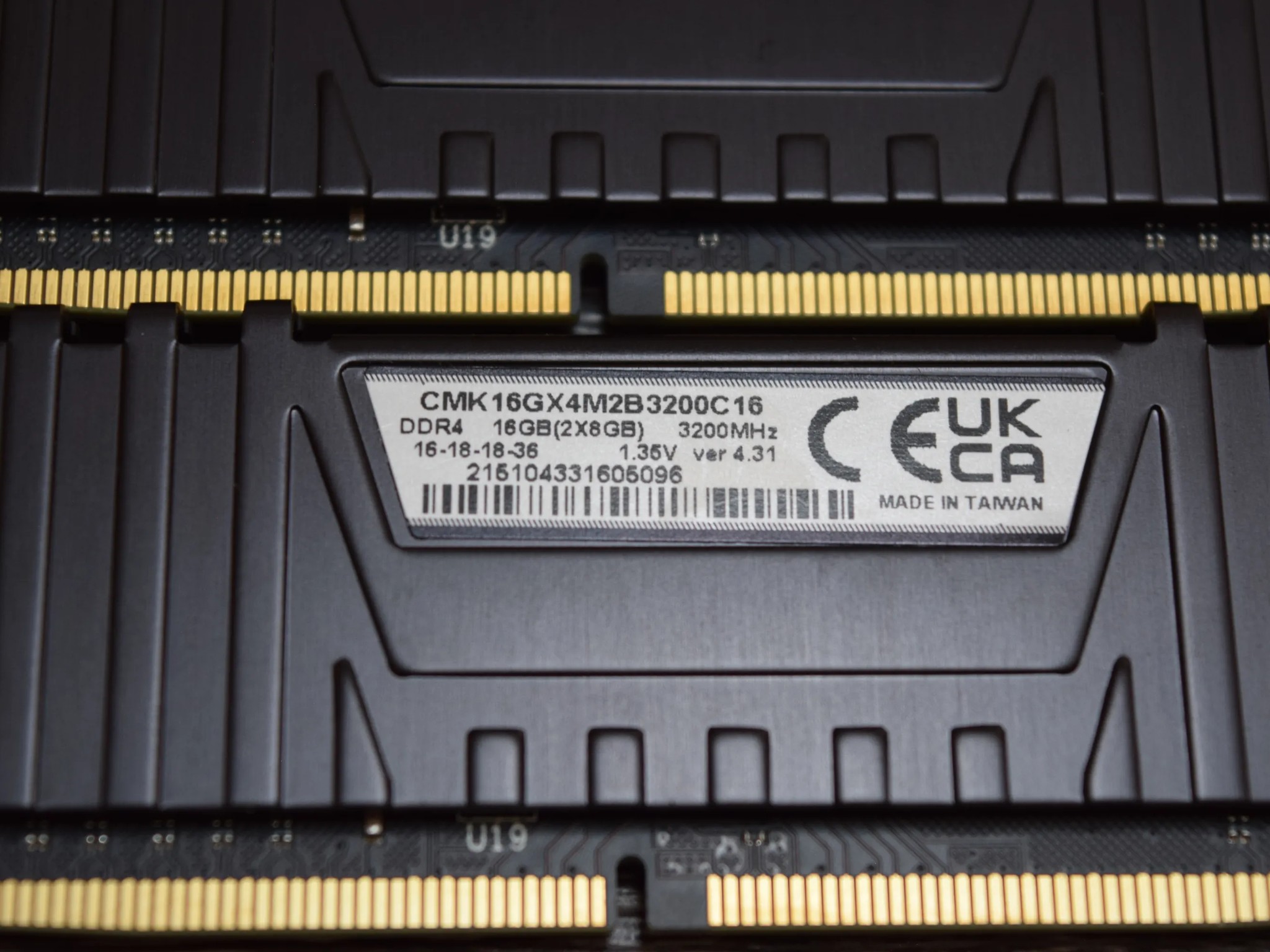 *USED* Corsair VENGEANCE® LPX 32GB (4 x 8GB) DDR4 DRAM 3200MHz CMK16GX4M2B3200C16