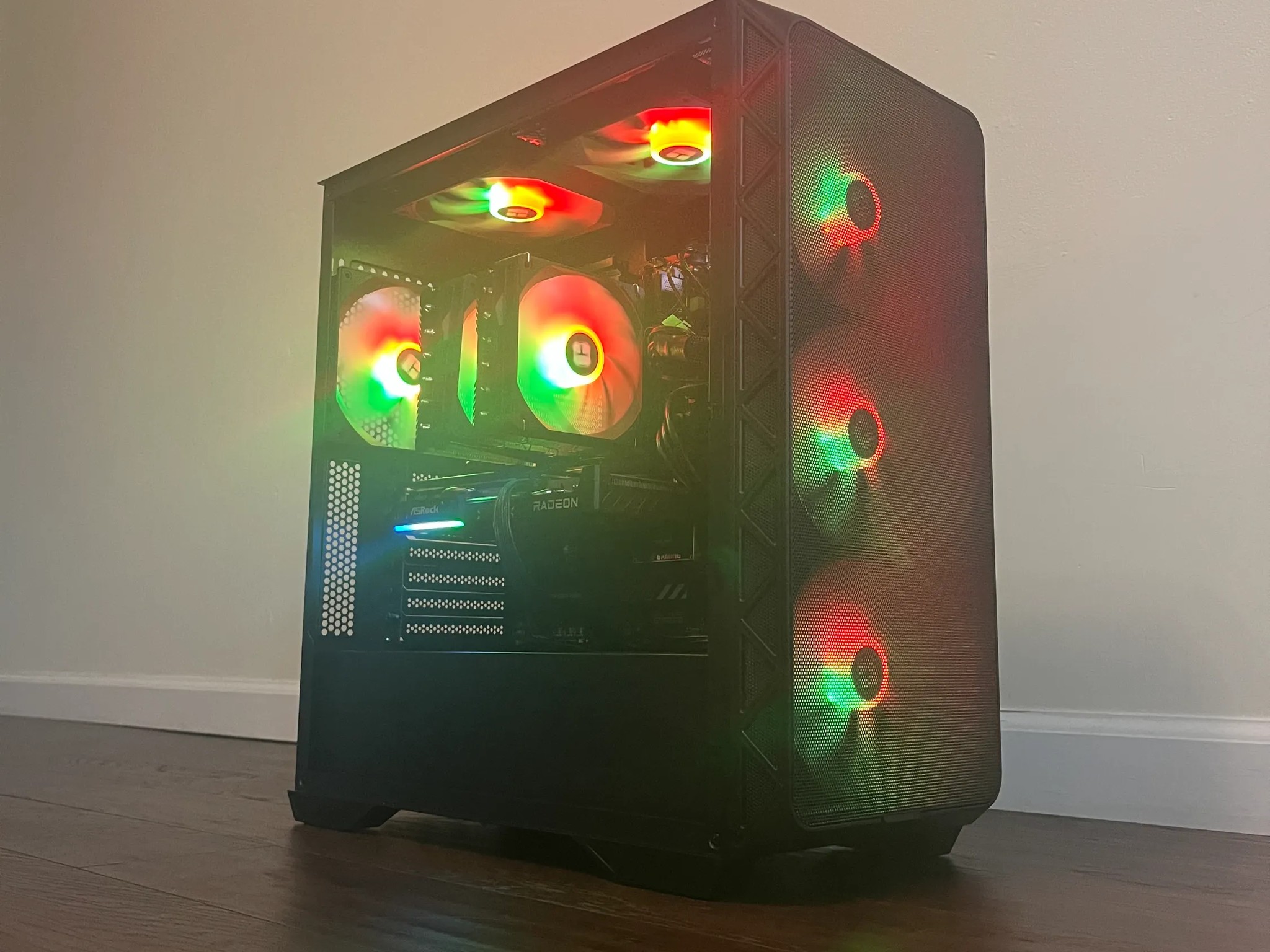 9060XT -16gb-SURROUND SOUND 7.1-Ryzen 7700X-32gb ram-2TB-WI-FI 7& Ethernet 2.5g FULLY ARG...