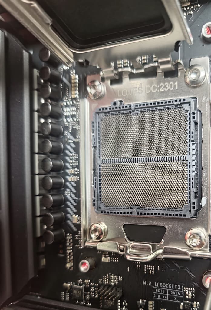 ASUS B650E-F ROG STRIX GAMING WIFI for 7000 8000 and 9000 series - BIOS UPDATED