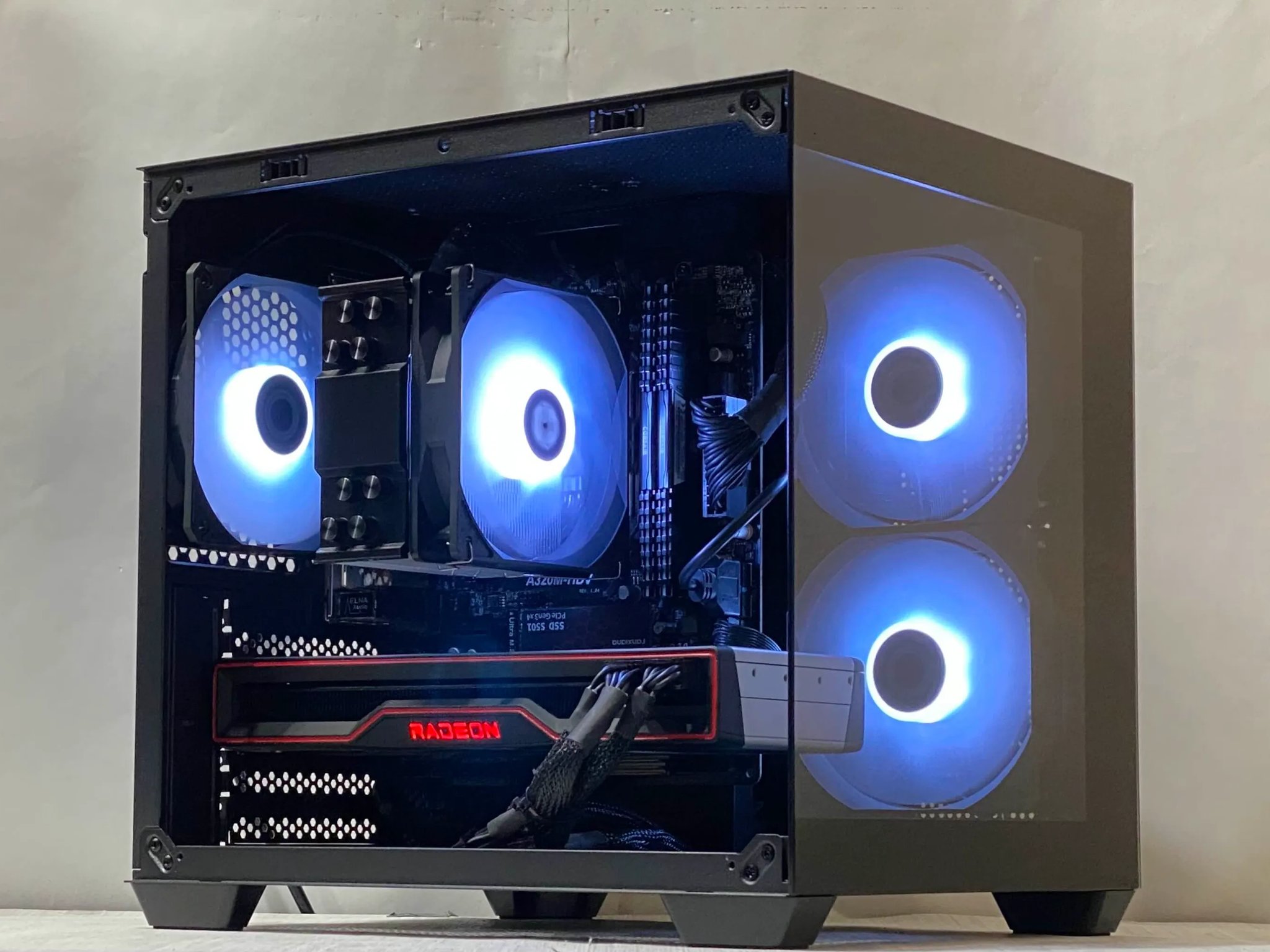 RX 6800, Ryzen 5 5600, 16GB DDR4, 1TB NVMe SSD, WiFi - Gaming PC