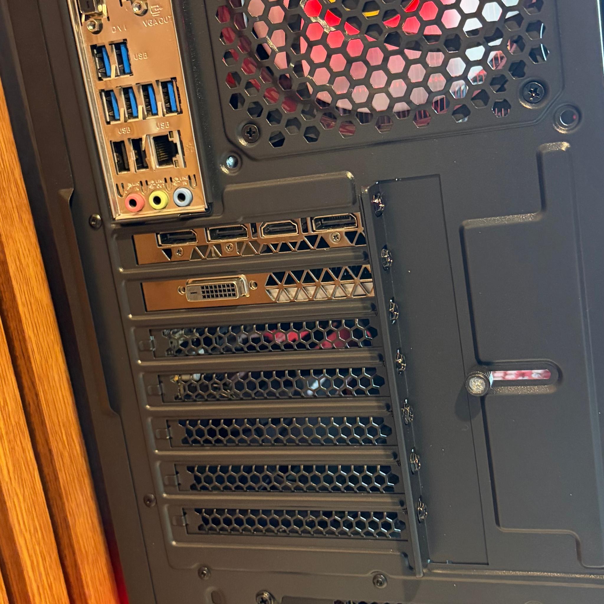GTX 1080 | I5 7400 | 16GB DDR4 | 500GB SSD