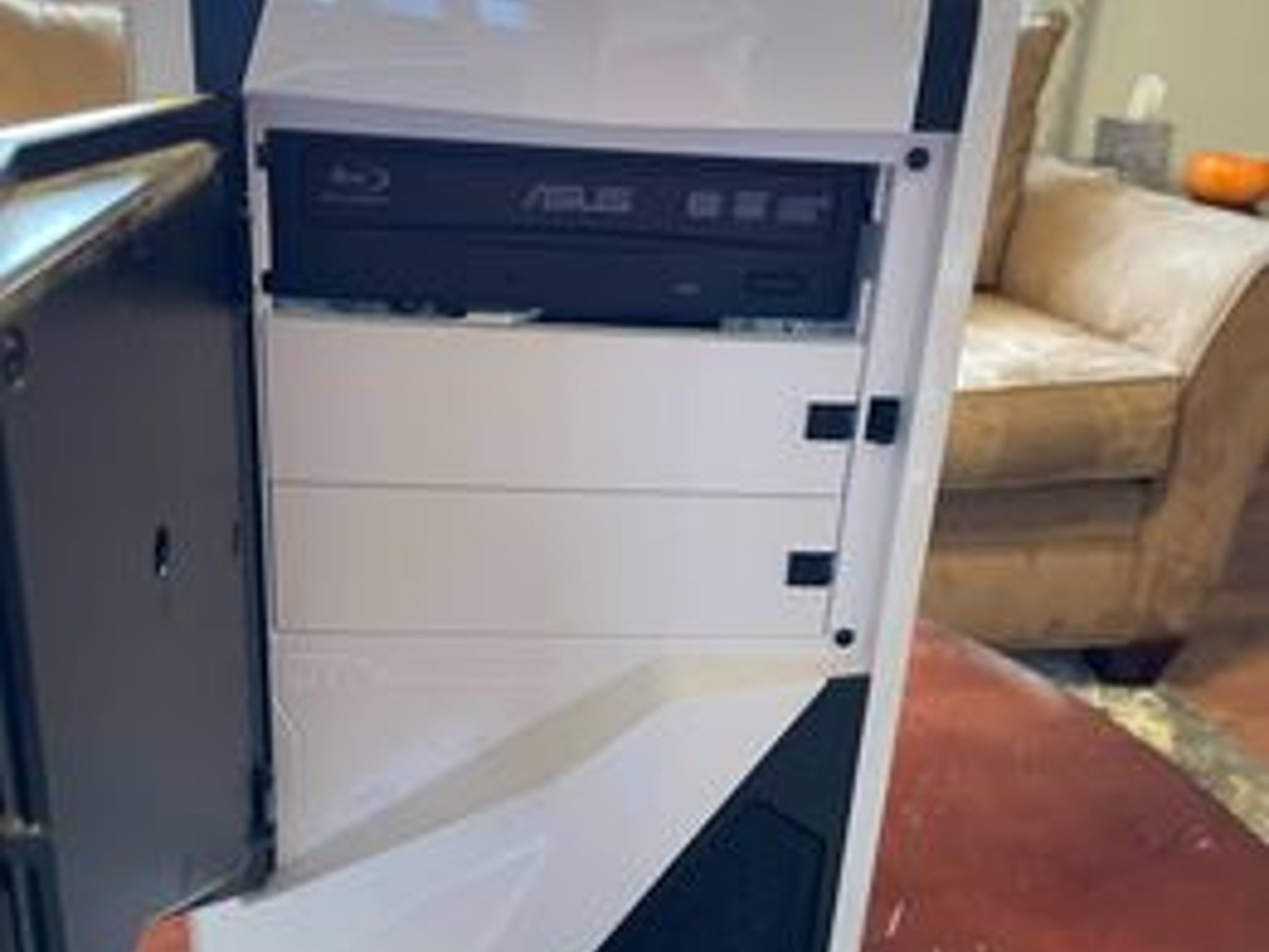 Unique Case Custom PC with EVGA SuperClocked black edition 1070
