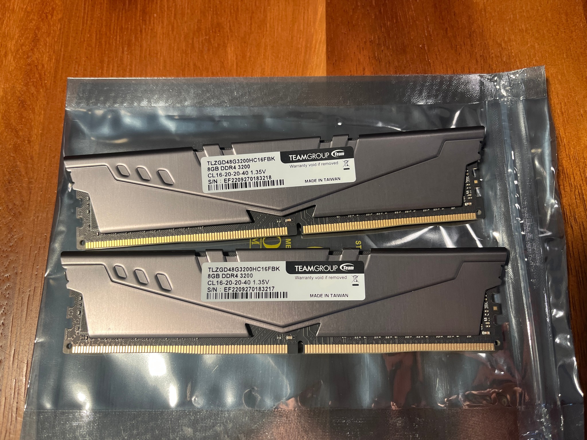 TeamGroup T-Force Vulcan 16GB (2x8GB) RAM DDR4 3200MHz TLZGD48G3200HC16FBK