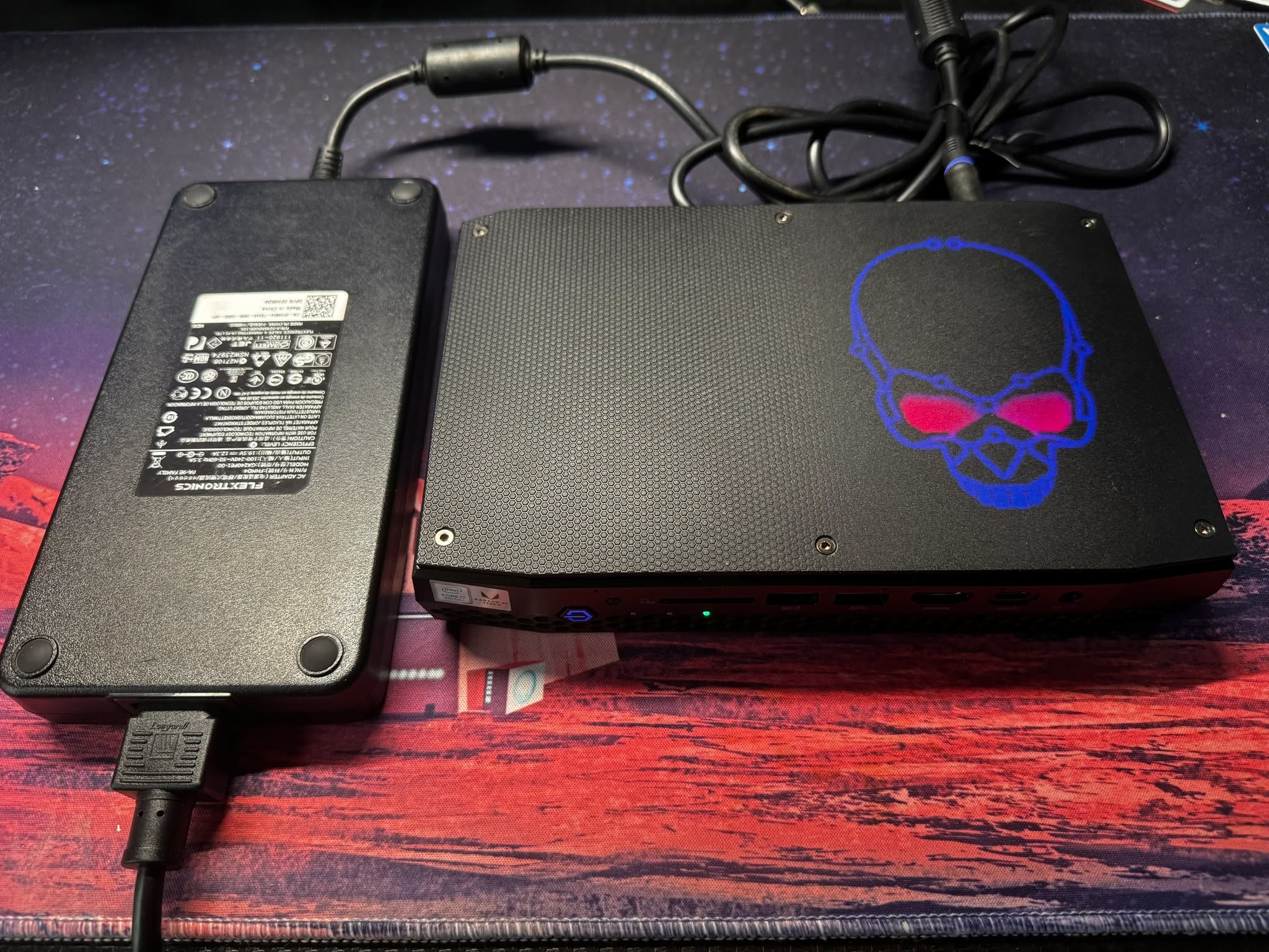 Intel NUC8i7HVK Hades Canyon i7-8809G 3.1GHz, 512GB m.2 SSD, 32768MB RAM, Radeon Vega M GH Graphics