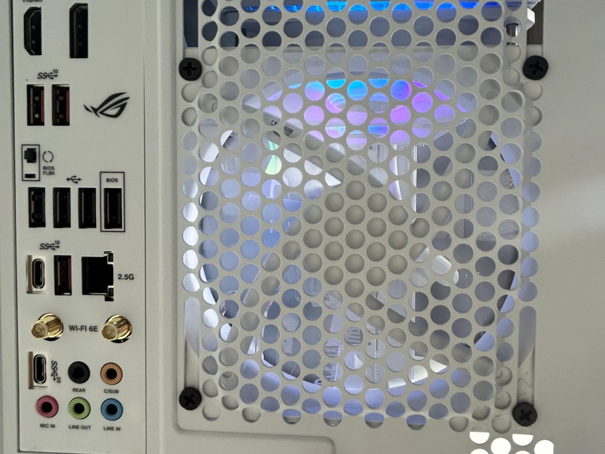 //COSMIC// All White Gaming PC - AMD Ryzen 7 7700 | RTX 5070 12GB | 32GB DDR5 | 2TB SSD