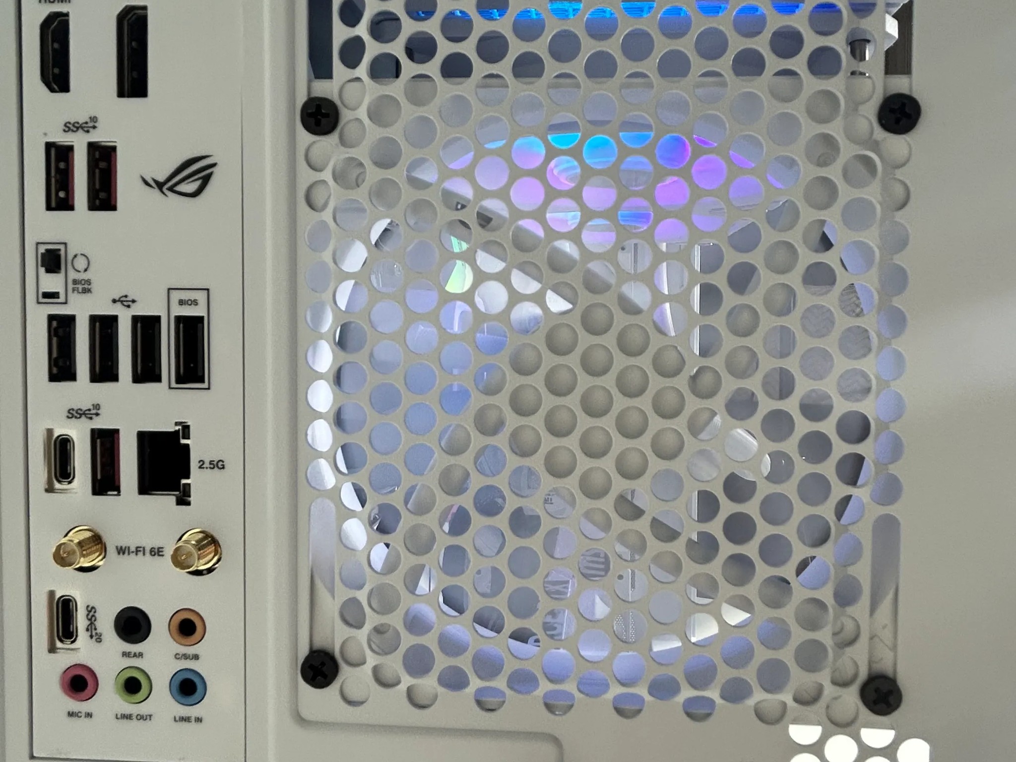 //COSMIC// All White Gaming PC - AMD Ryzen 7 7700 | RTX 5070 12GB | 32GB DDR5 | 2TB SSD