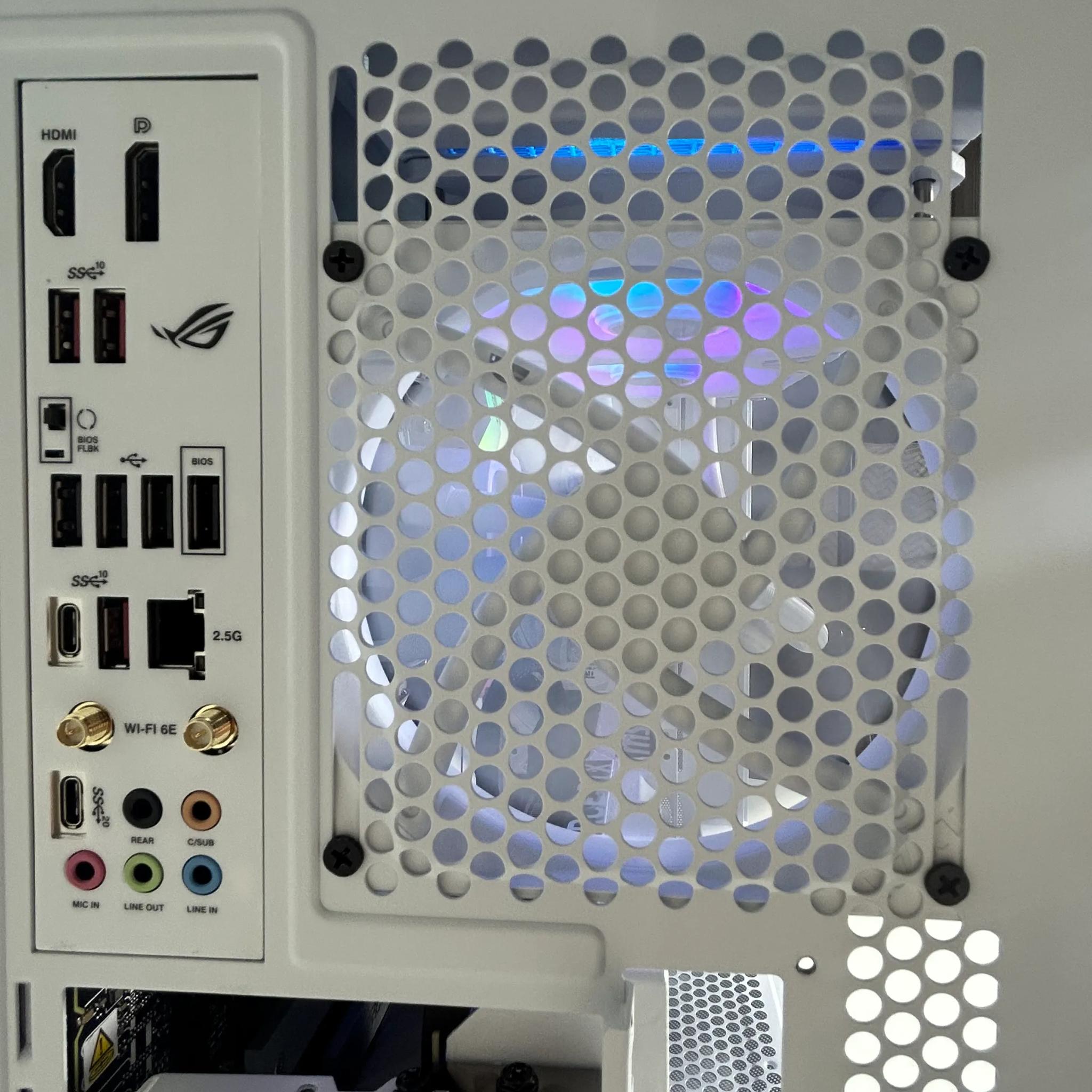 //COSMIC// All White Gaming PC - AMD Ryzen 7 7700 | RTX 5070 12GB | 32GB DDR5 | 2TB SSD