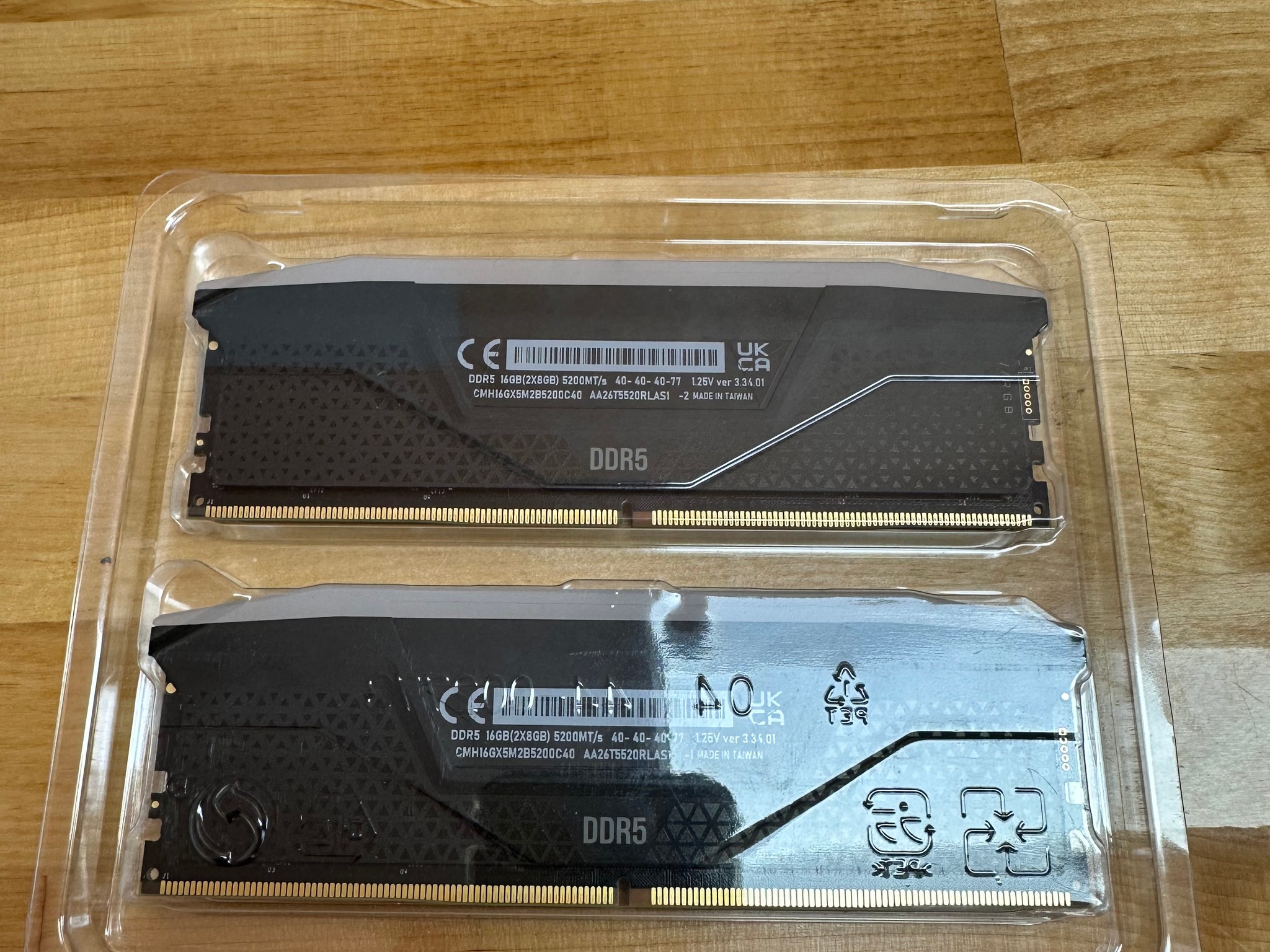 16GB DDR5 Corsair Vengeance RGB 5200mt/s