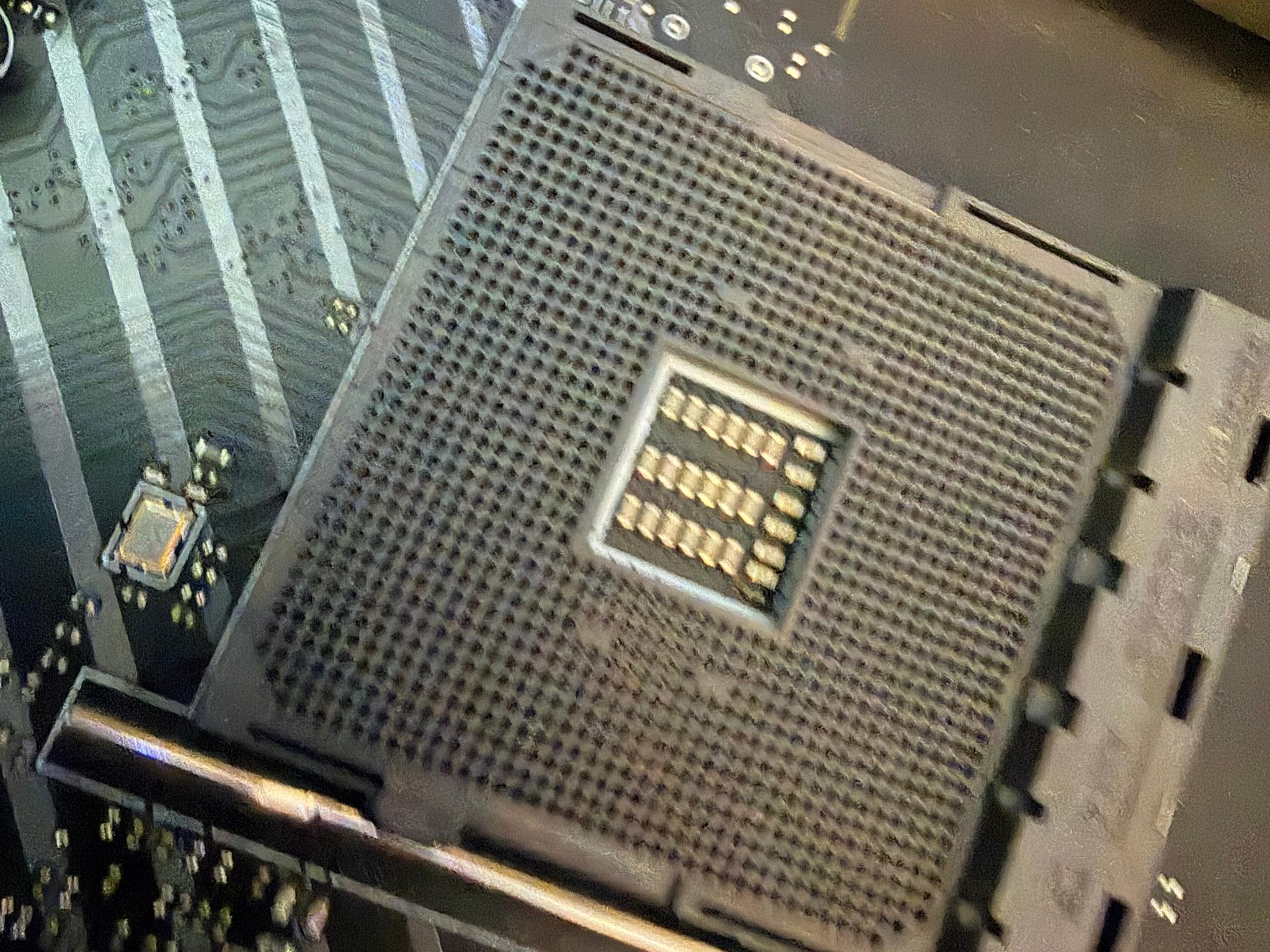 MSI MPG B550 GAMING CARBON WIFI - Image 2
